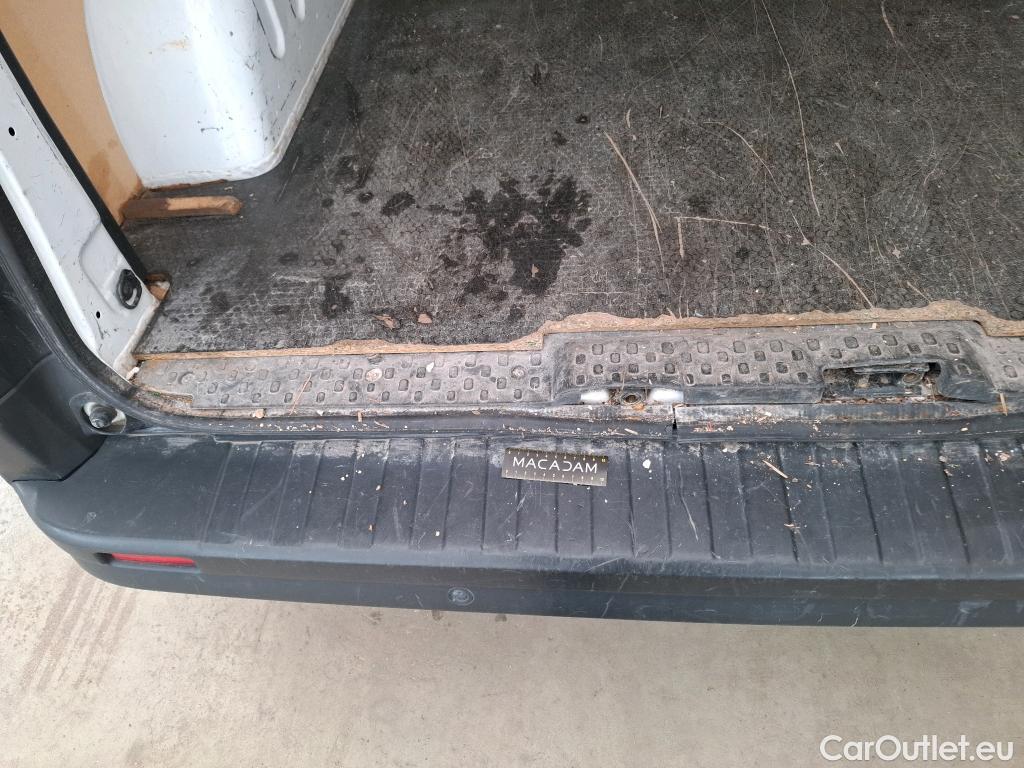  Renault  Trafic  Fourgon L2H1 3T Grand Confort 2.0 dCi 130CV BVM6 E6d #14