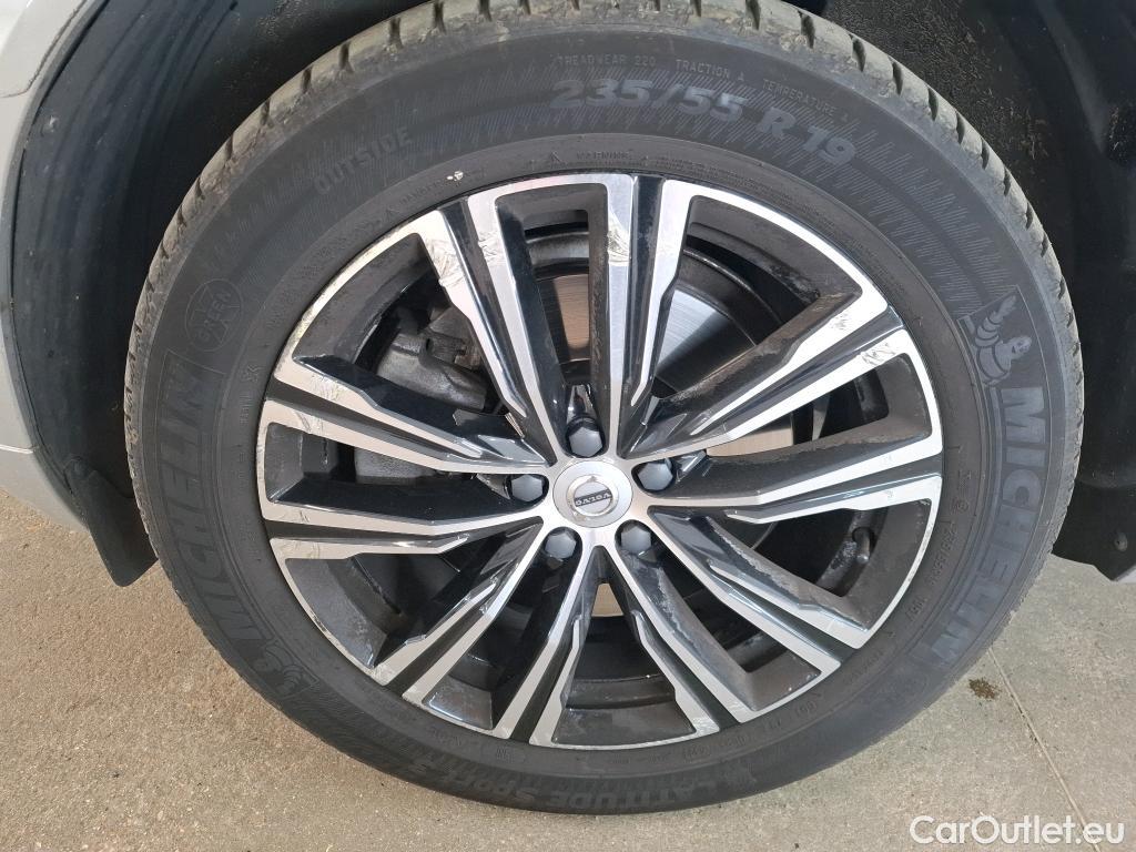  Volvo  XC60 VOLVO  / 2021 / 5P / SUV B4 197 GearTronic 8 Inscription #17