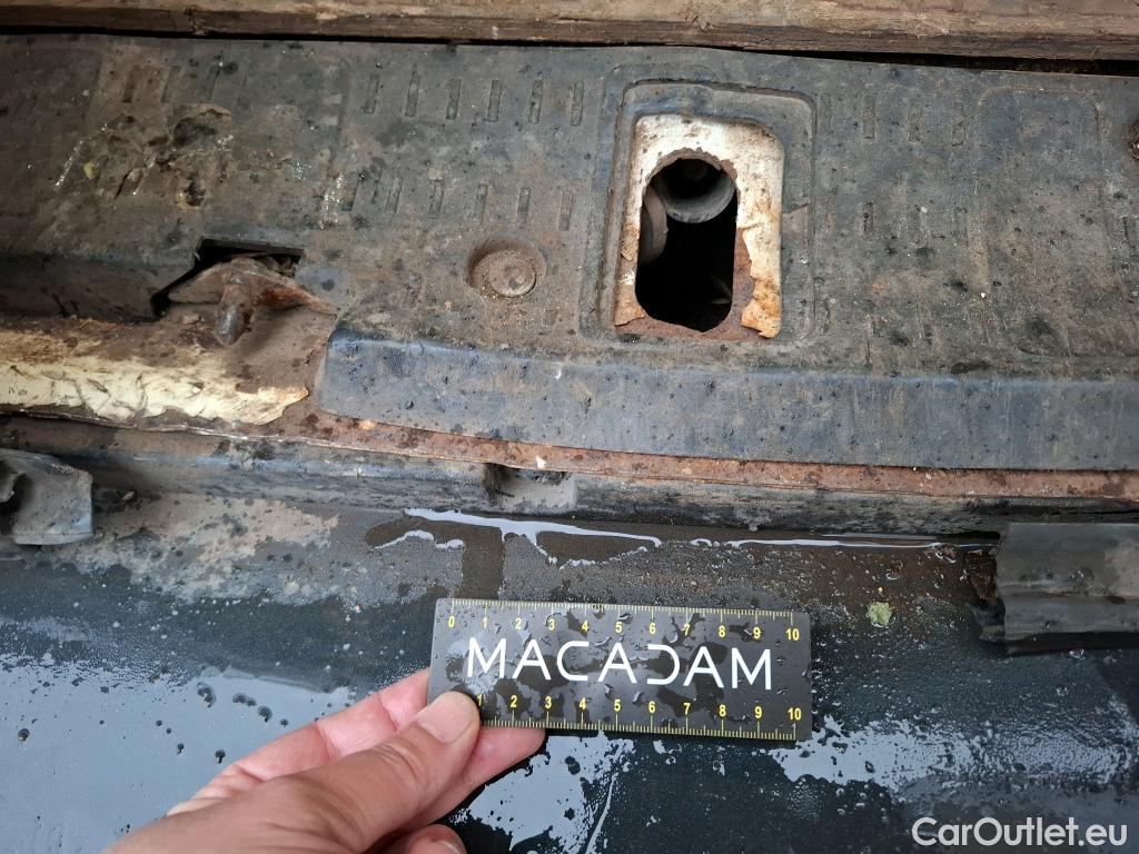  Volkswagen  Crafter  Fourgon Fourgon 35 lang mit Hochdach FWD 2.0 140CV BVM6 #18