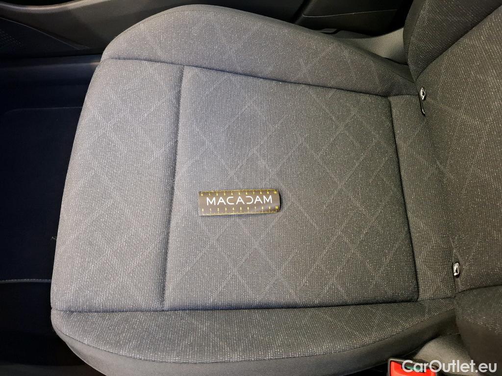  Volkswagen  Golf  VIII Berline Life 1st 2.0 TDI 115CV BVA7 E6d #3