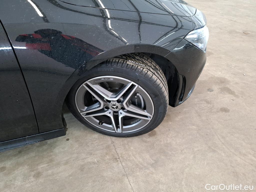  Mercedes  CLA-Klasse MERCEDES-BENZ CLA Shooting Brake / 2019 / 5P / Break CLA 200 AMG Line BA7 #13