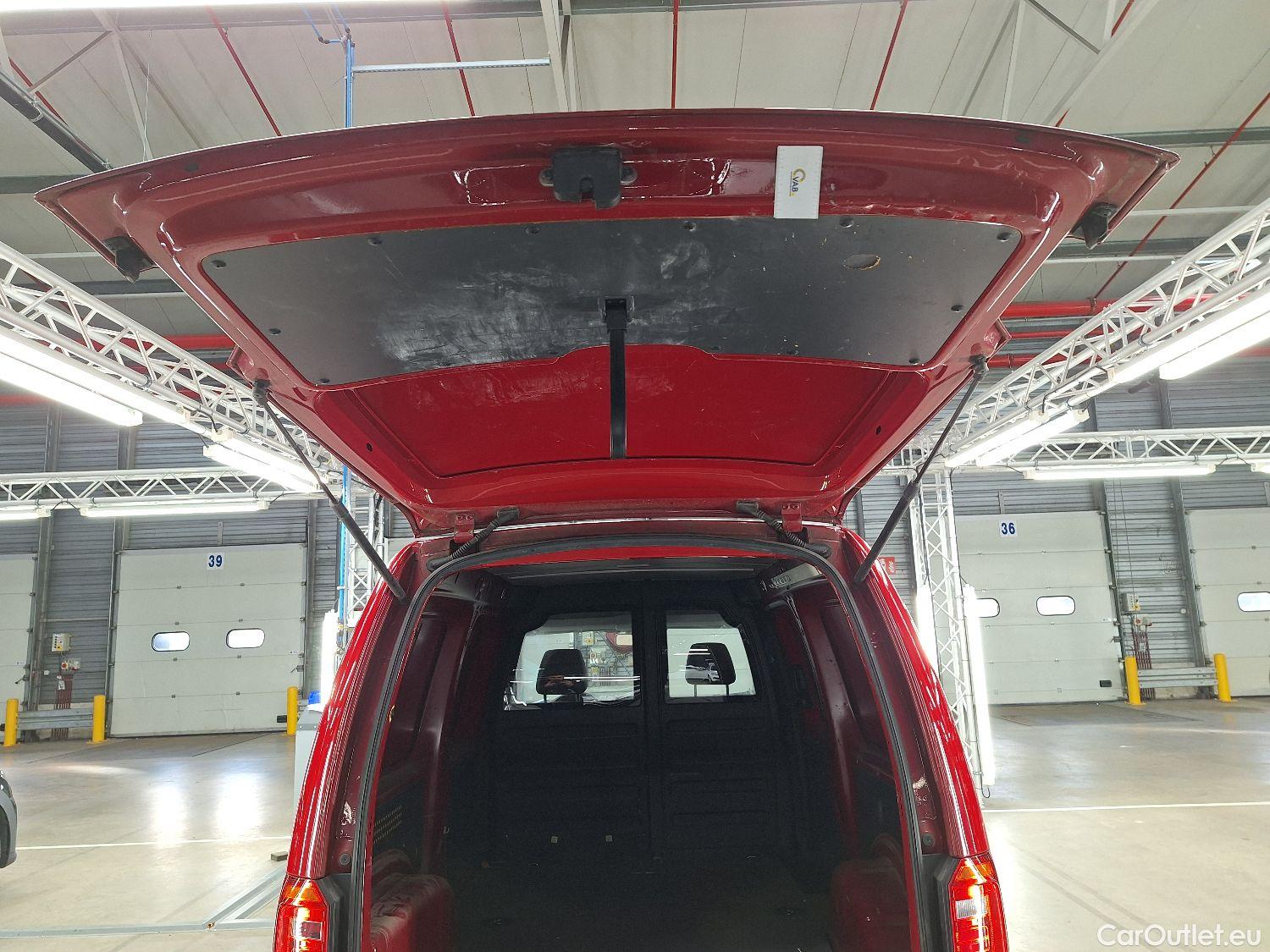  Volkswagen  Caddy VW, _ '15, Volkswagen  Maxi CRTDi 2.0 75kW SCR BMT DSG M #20