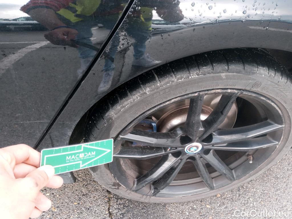  Bmw  Serie 3 BMW  / 2019 / 5P / familiar 330e xDrive Touring #12