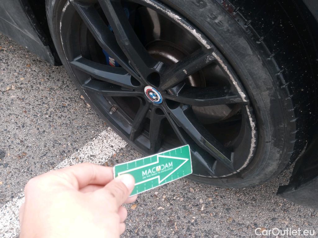  Bmw  Serie 3 BMW  / 2019 / 5P / familiar 330e xDrive Touring #13