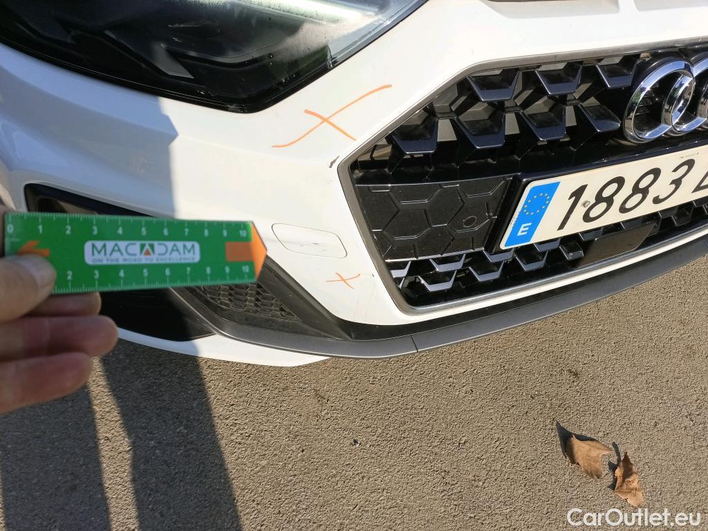  Audi  A1 Sportback AUDI A1 / 2018 / 5P / berlina con portón Sportback Adrenalin 30 TFSI 81kW (110CV)(SP) #3