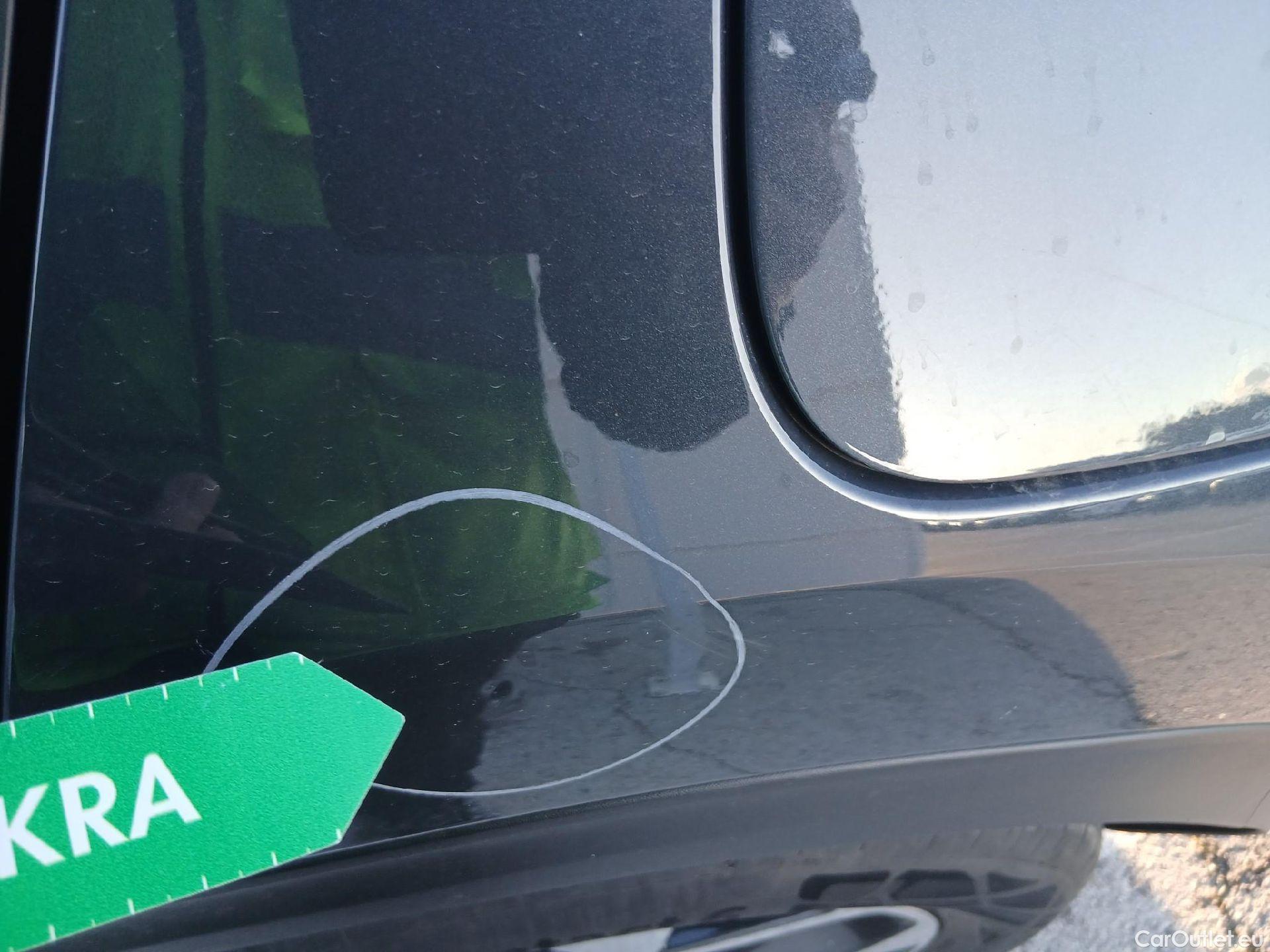  KIA  Sportage KIA  1.6MHEV Drive 100kW(136CV) 4x2(Crist Tintados) #16