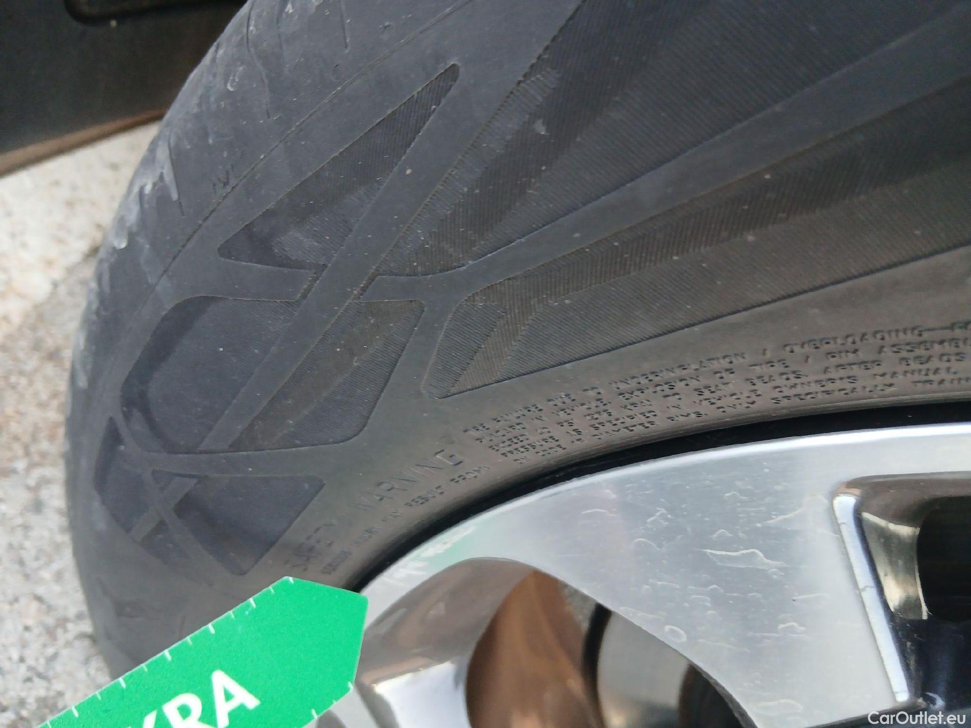  KIA  Sportage KIA  1.6MHEV Drive 100kW(136CV) 4x2(Crist Tintados) #2