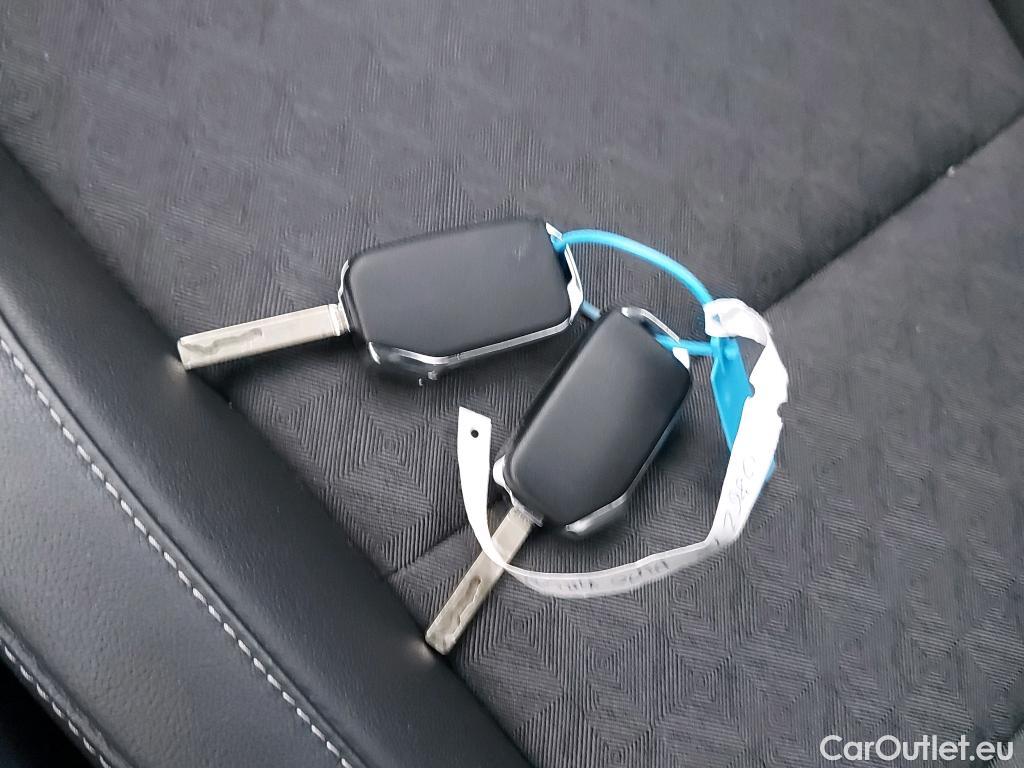  KIA  Niro KIA  / 2019 / 5P / crossover 1.6 GDi PHEV 104kW (141CV) Drive #4