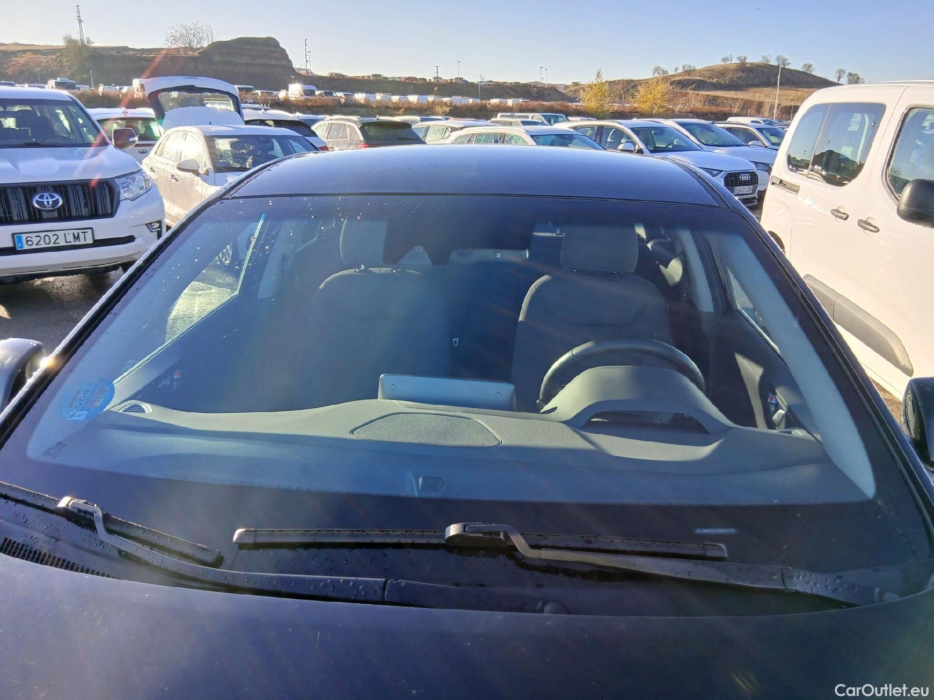  Hyundai   Ioniq HYUNDAI / 2019 / 5P / berlina con portón 1.6 GDI HEV Tecno DCT #1