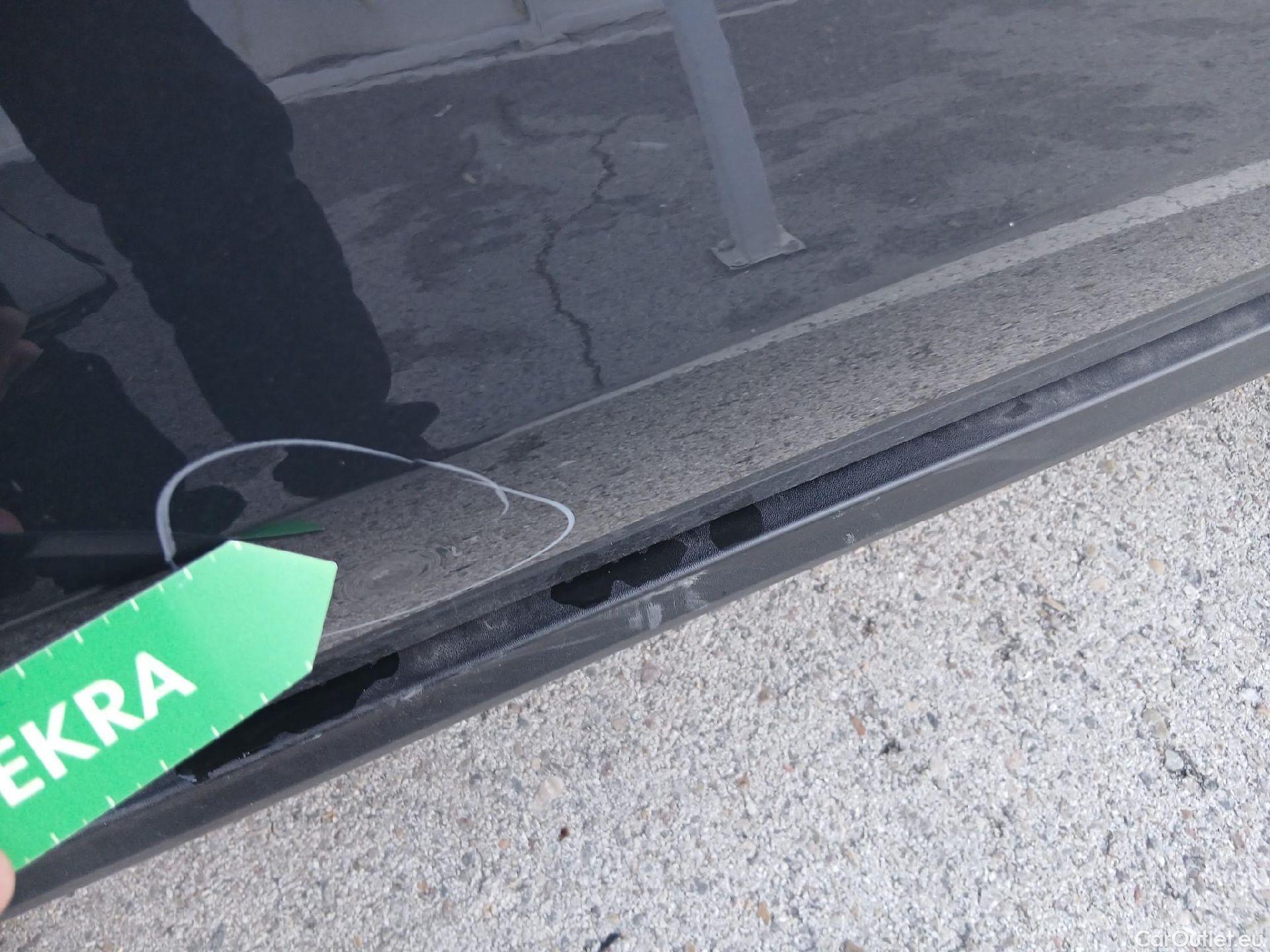  KIA  Sportage KIA  1.6MHEV Drive 100kW(136CV) 4x2(Crist Tintados) #12