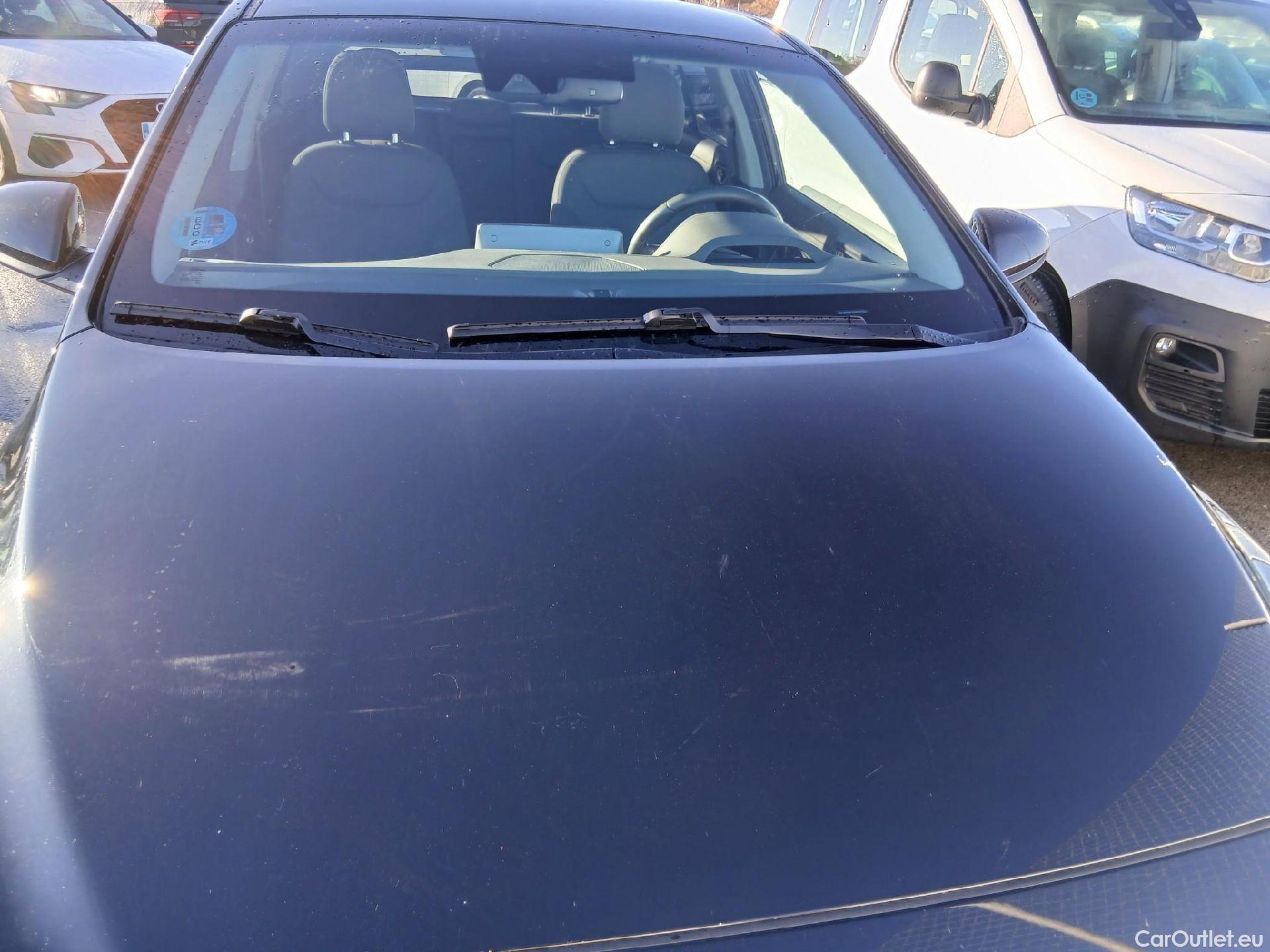  Hyundai   Ioniq HYUNDAI / 2019 / 5P / berlina con portón 1.6 GDI HEV Tecno DCT #4