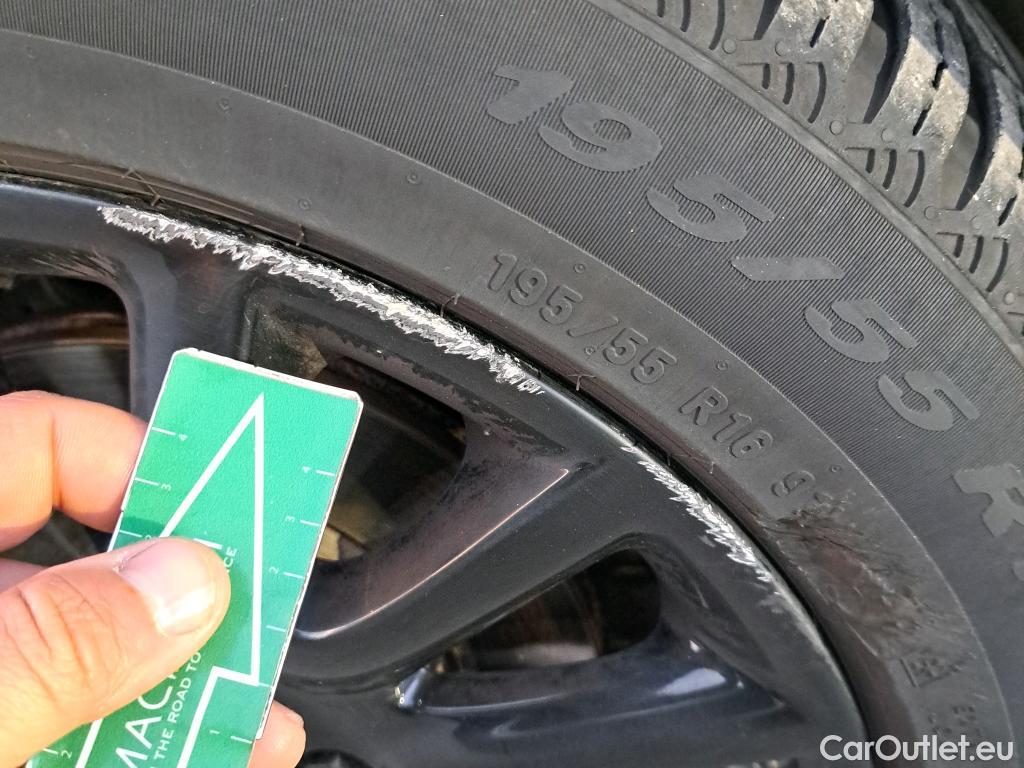  Mini  Cooper MINI MINI / 2014 / 5P / berlina con portón ONE 5 PUERTAS (CX) #17