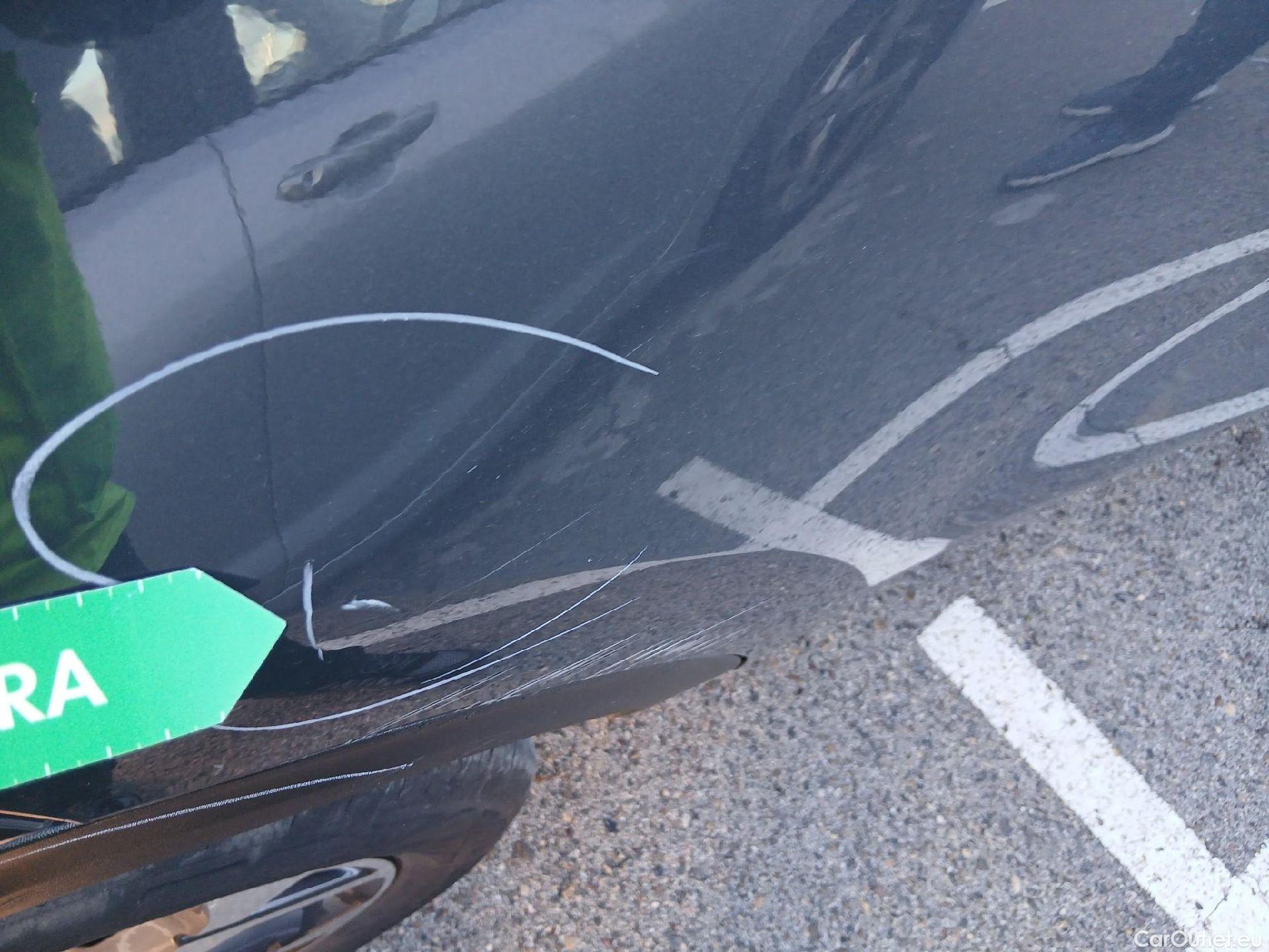  KIA  Sportage KIA  1.6MHEV Drive 100kW(136CV) 4x2(Crist Tintados) #27