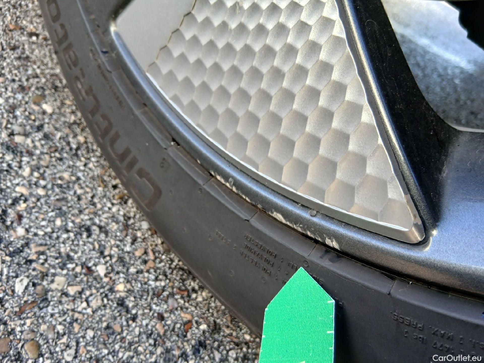  Hyundai   Ioniq HYUNDAI / 2019 / 5P / berlina con portón 1.6 GDI HEV Tecno DCT #21