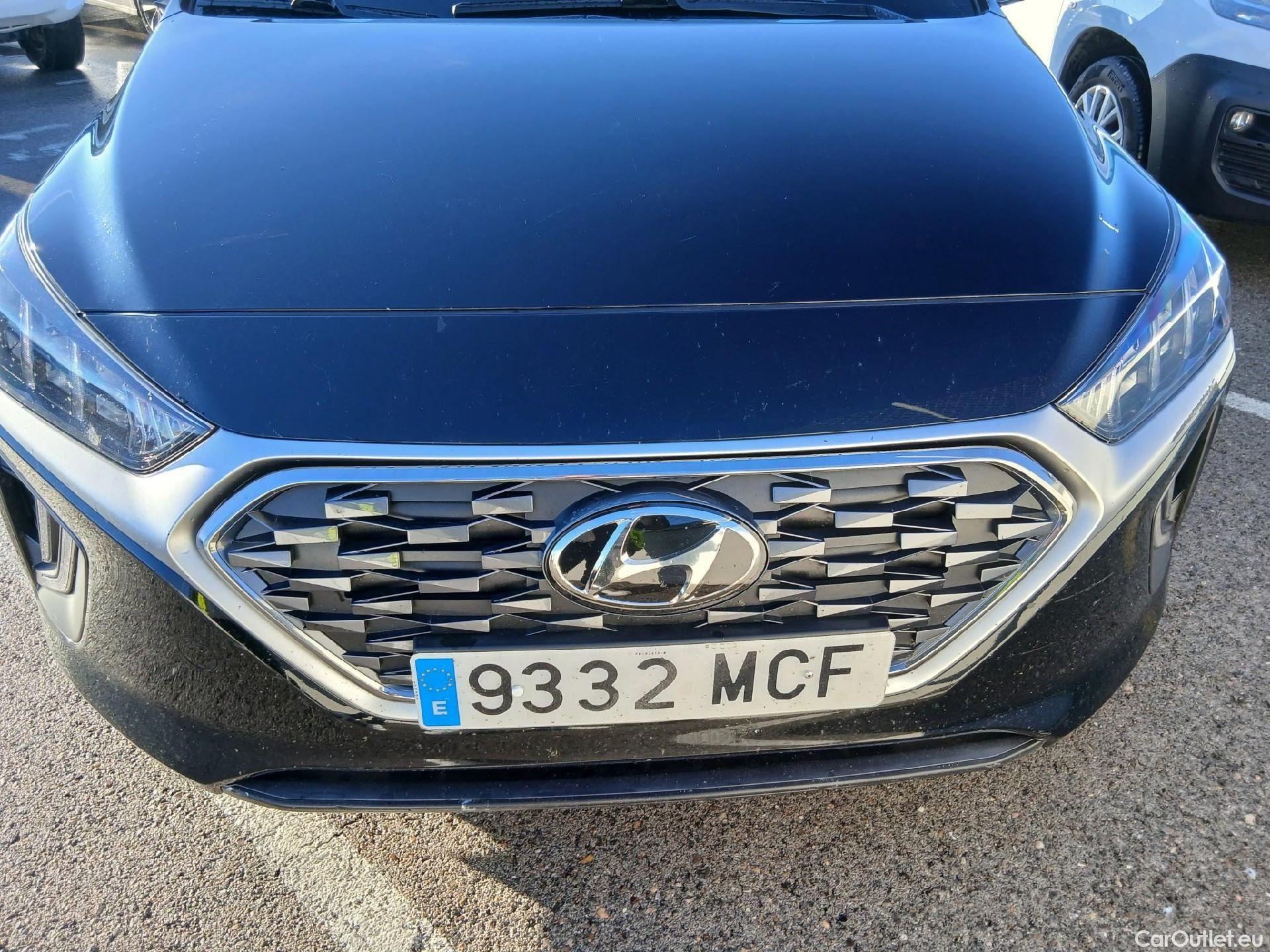  Hyundai   Ioniq HYUNDAI / 2019 / 5P / berlina con portón 1.6 GDI HEV Tecno DCT #10