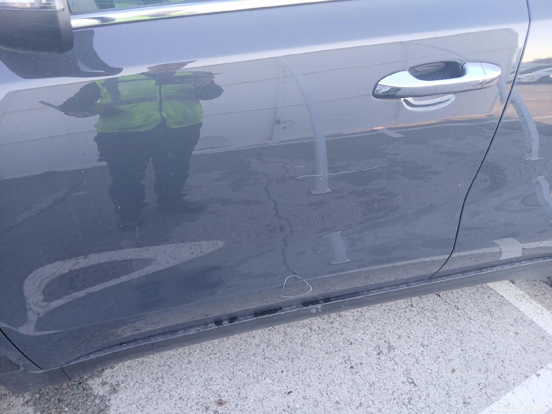  KIA  Sportage KIA  1.6MHEV Drive 100kW(136CV) 4x2(Crist Tintados) #13