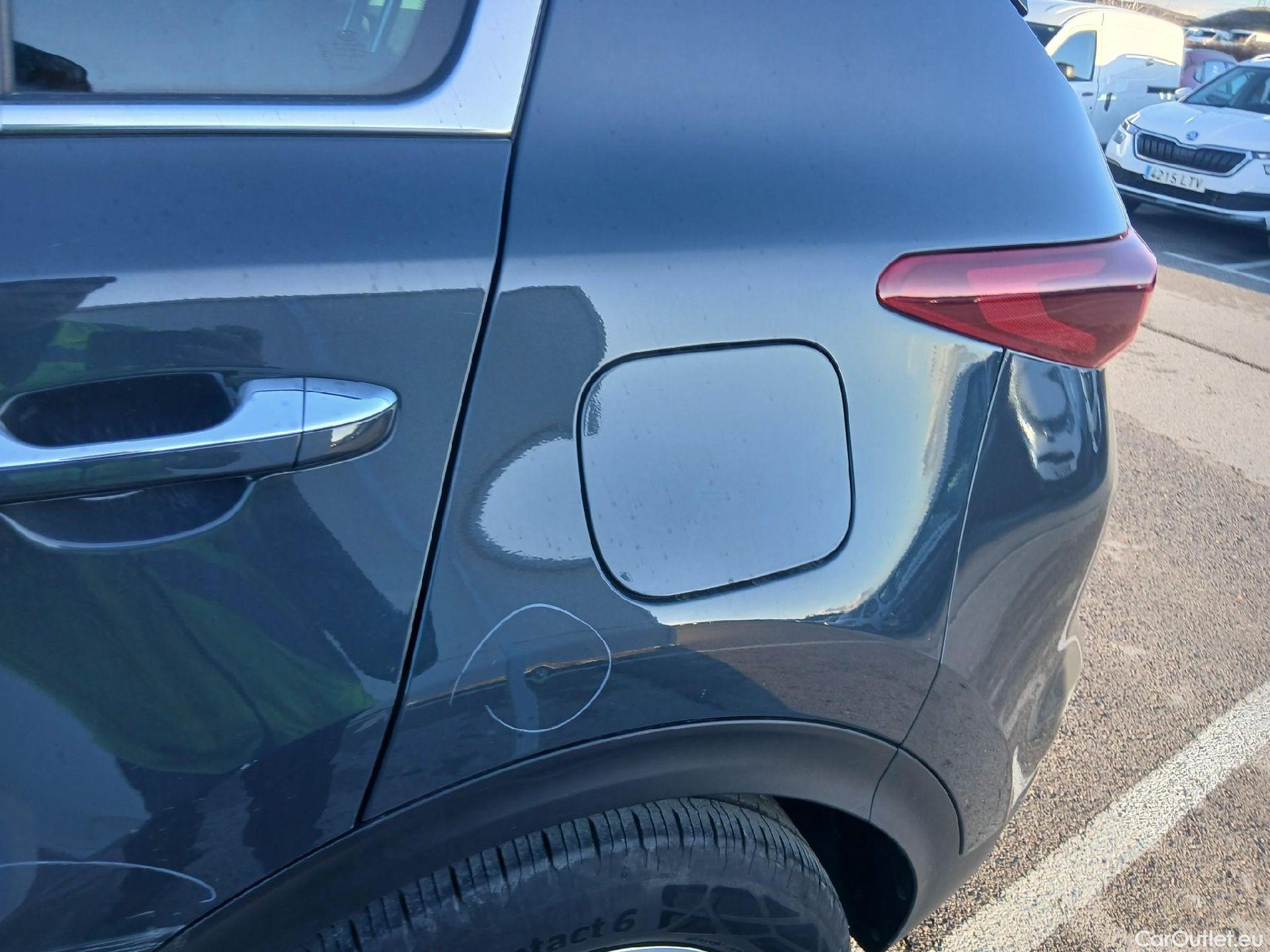  KIA  Sportage KIA  1.6MHEV Drive 100kW(136CV) 4x2(Crist Tintados) #17