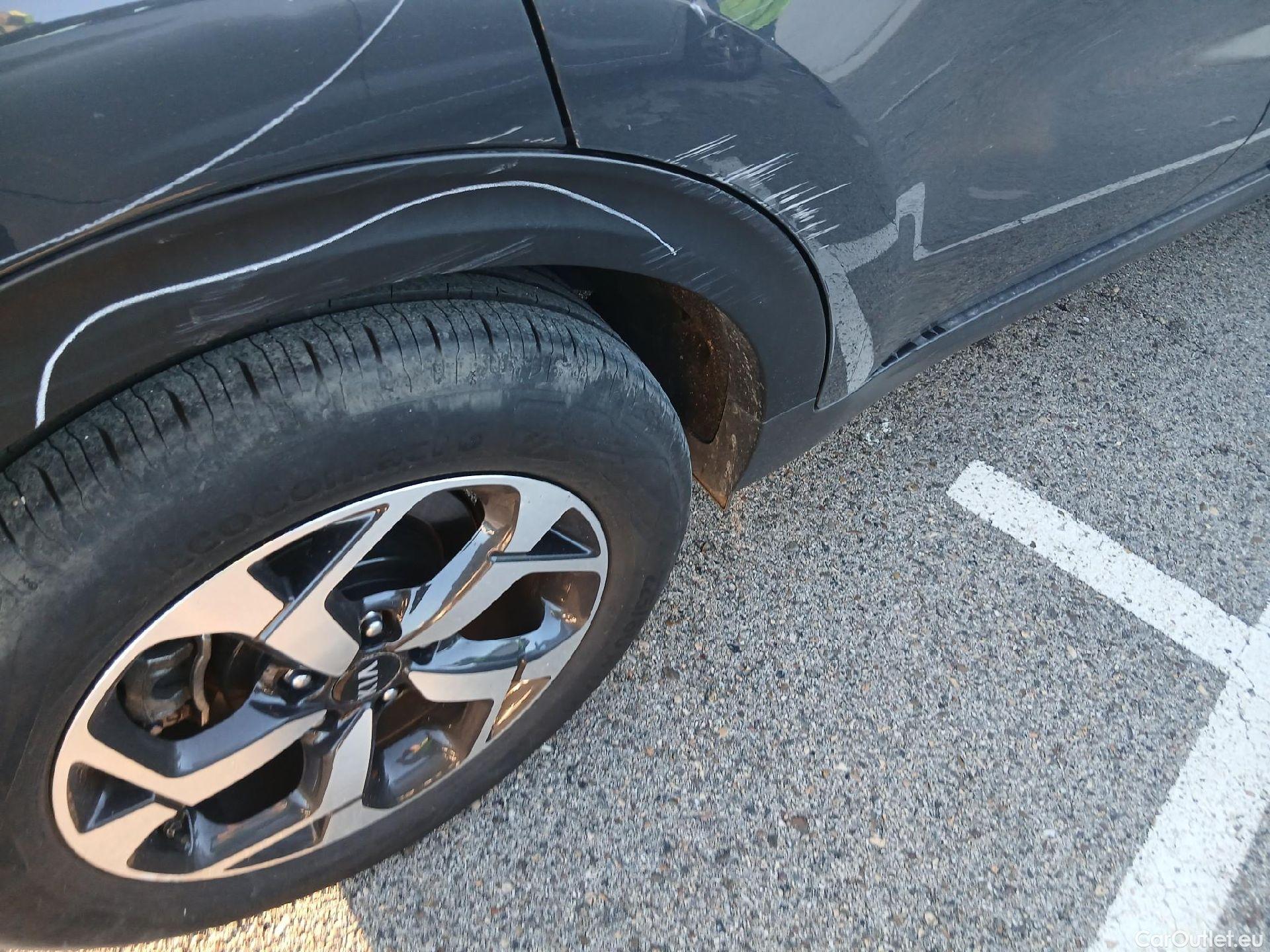  KIA  Sportage KIA  1.6MHEV Drive 100kW(136CV) 4x2(Crist Tintados) #24