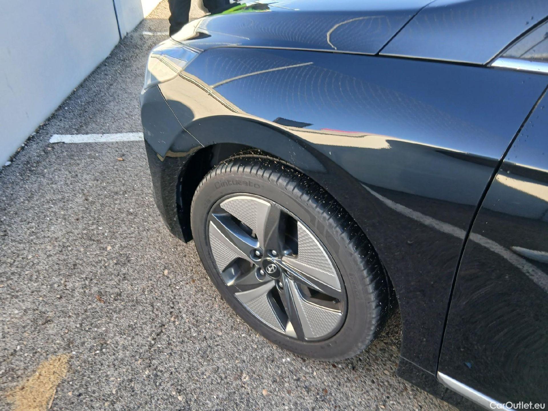  Hyundai   Ioniq HYUNDAI / 2019 / 5P / berlina con portón 1.6 GDI HEV Tecno DCT #13