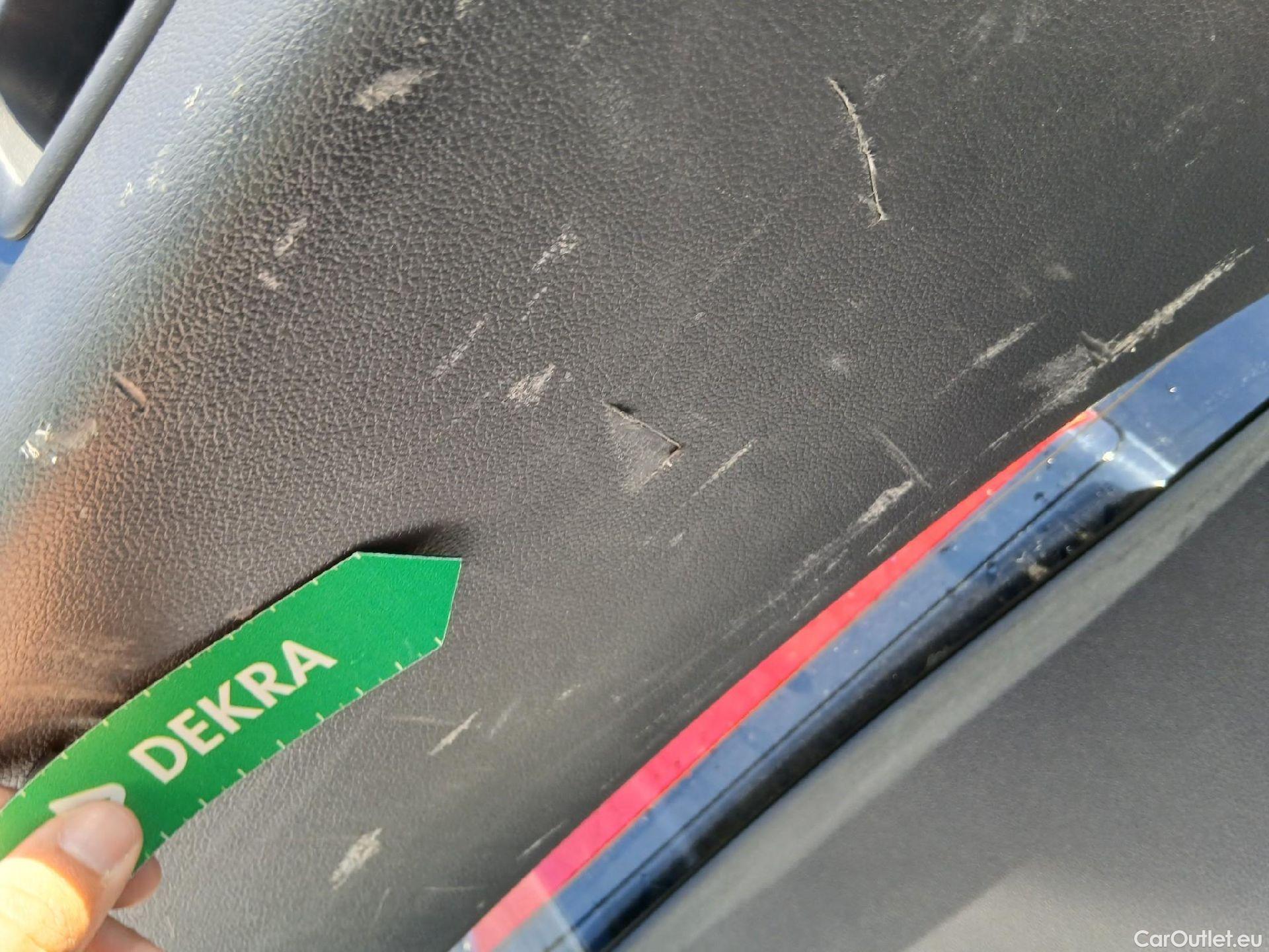  Hyundai   Ioniq HYUNDAI / 2019 / 5P / berlina con portón 1.6 GDI HEV Tecno DCT #26