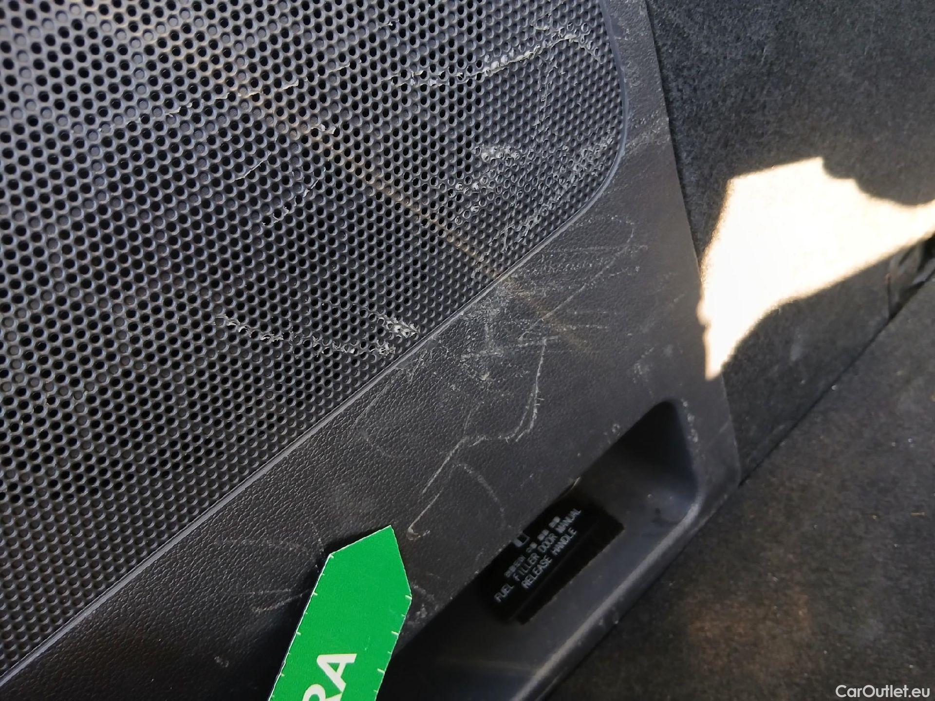  Hyundai   Ioniq HYUNDAI / 2019 / 5P / berlina con portón 1.6 GDI HEV Tecno DCT #33