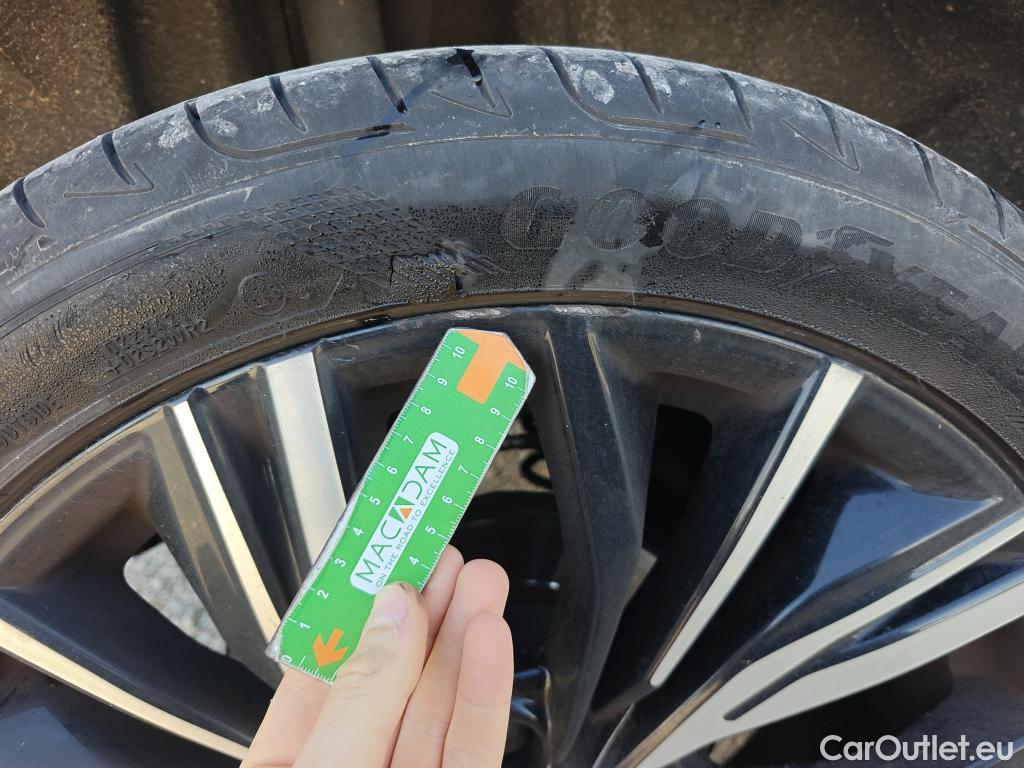  Nissan  Juke NISSAN  / 2019 / 5P / crossover DIG-T 84 kW DCT N-Design Chic #15