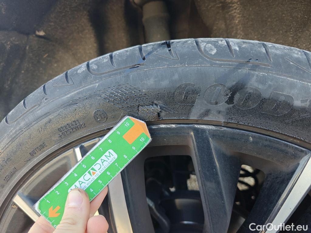  Nissan  Juke NISSAN  / 2019 / 5P / crossover DIG-T 84 kW DCT N-Design Chic #4