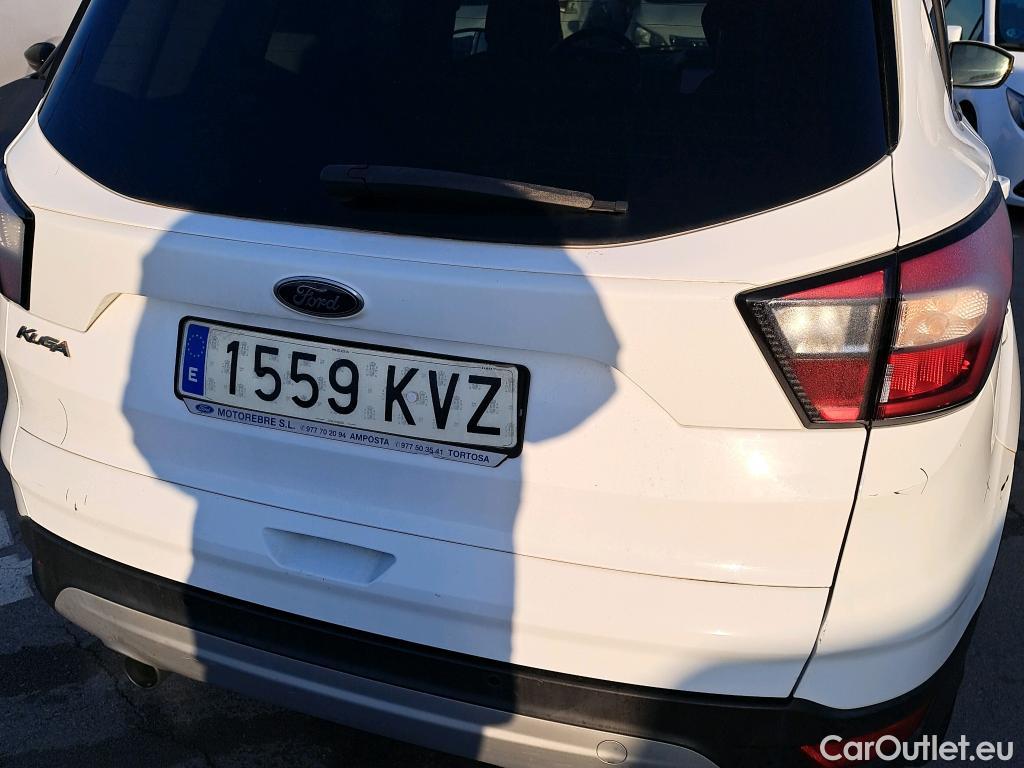  Ford  Kuga FORD  / 2016 / 5P / todoterreno 1.5 EcoBoost 88kW 4x2 Trend+ (CX) #1