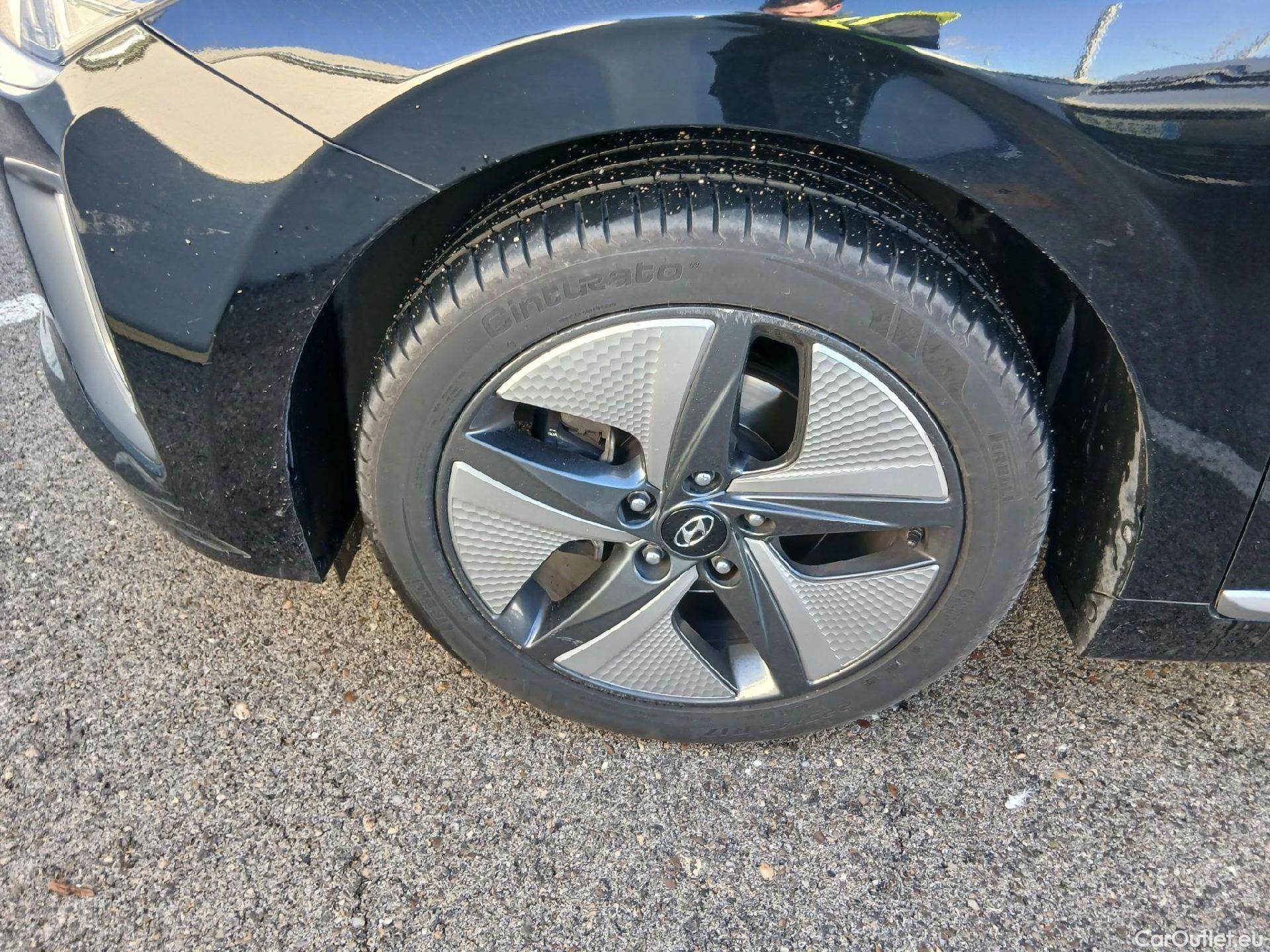  Hyundai   Ioniq HYUNDAI / 2019 / 5P / berlina con portón 1.6 GDI HEV Tecno DCT #12