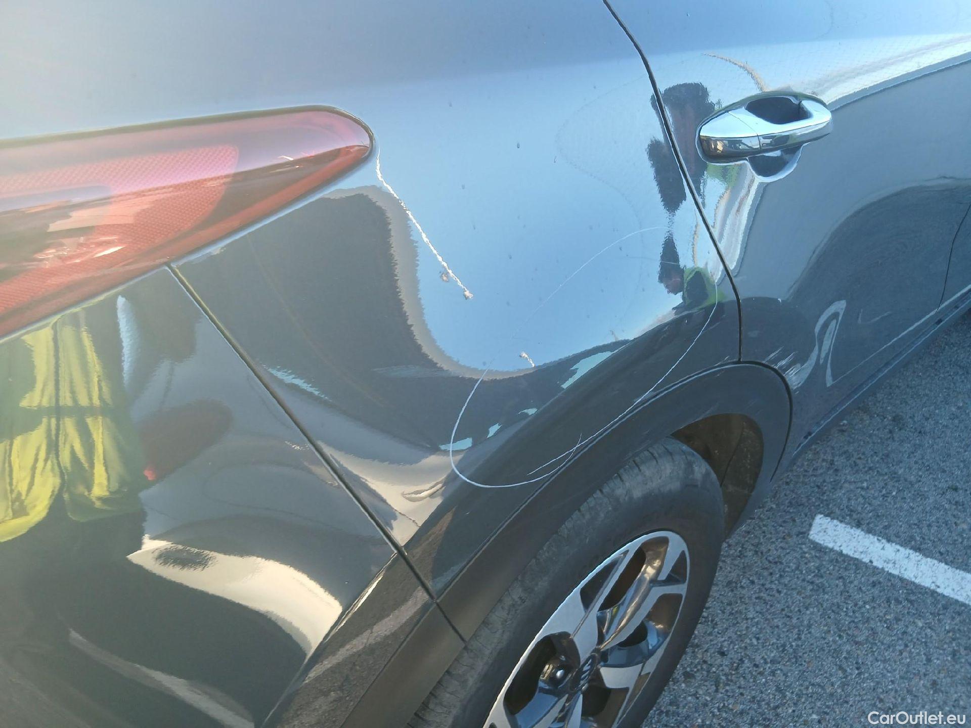  KIA  Sportage KIA  1.6MHEV Drive 100kW(136CV) 4x2(Crist Tintados) #23