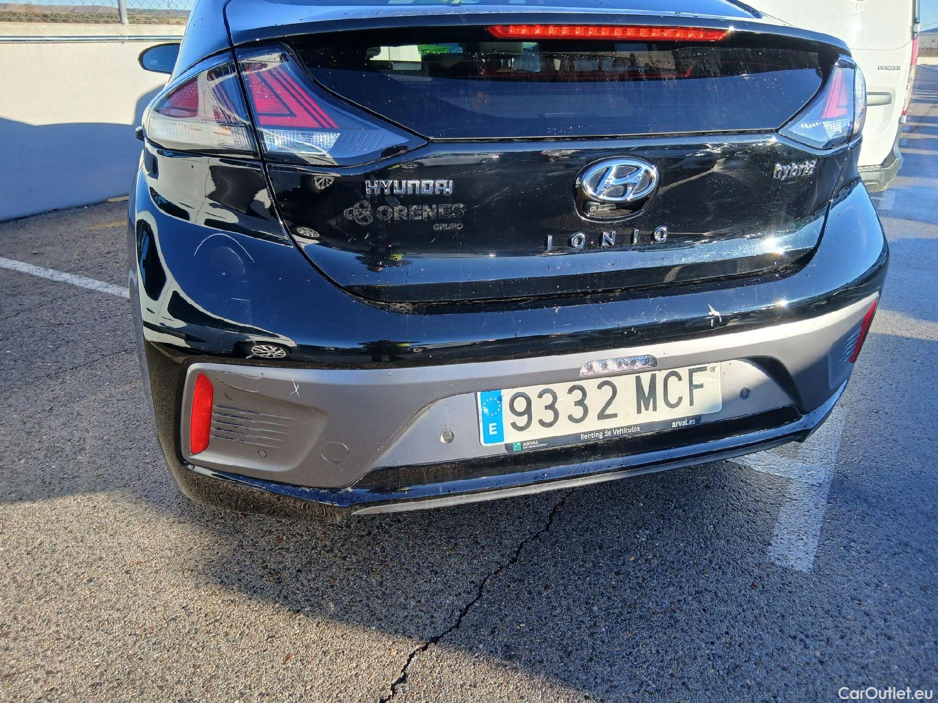  Hyundai   Ioniq HYUNDAI / 2019 / 5P / berlina con portón 1.6 GDI HEV Tecno DCT #23