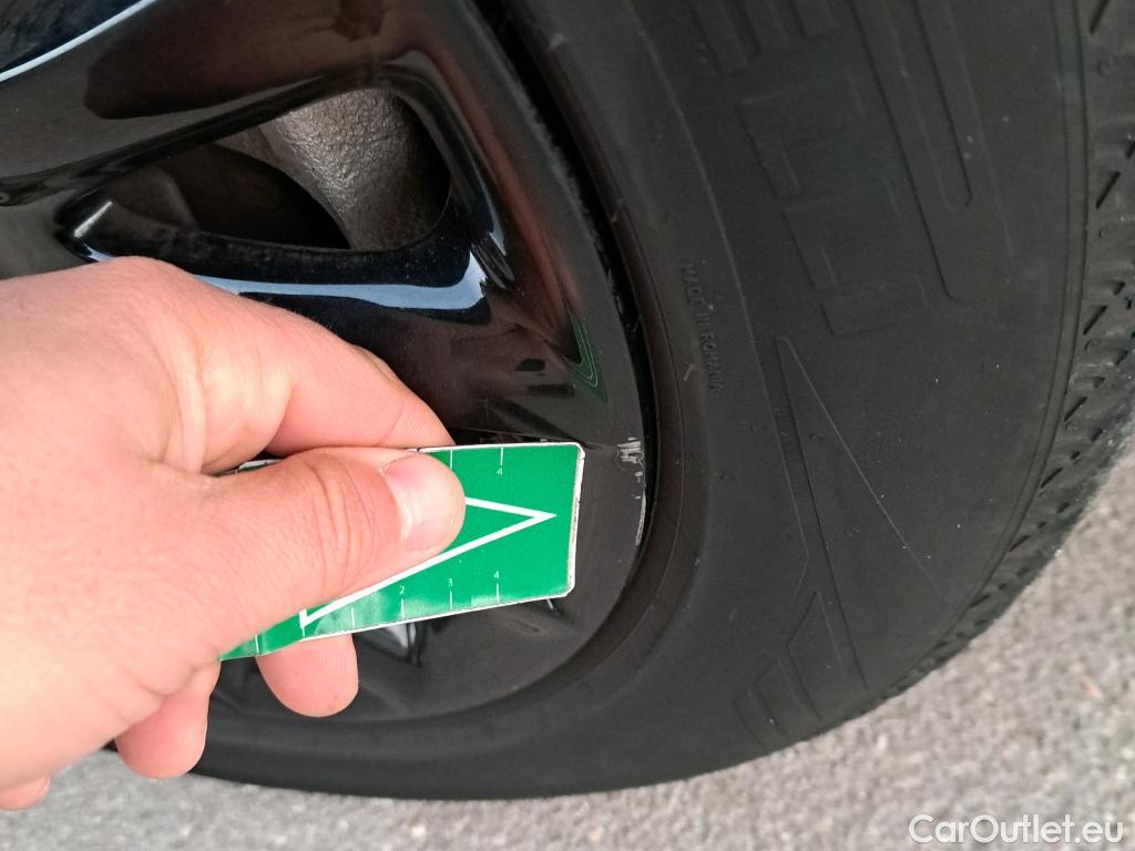  Mini  Cooper MINI MINI / 2014 / 5P / berlina con portón ONE 5 PUERTAS (CX) #31