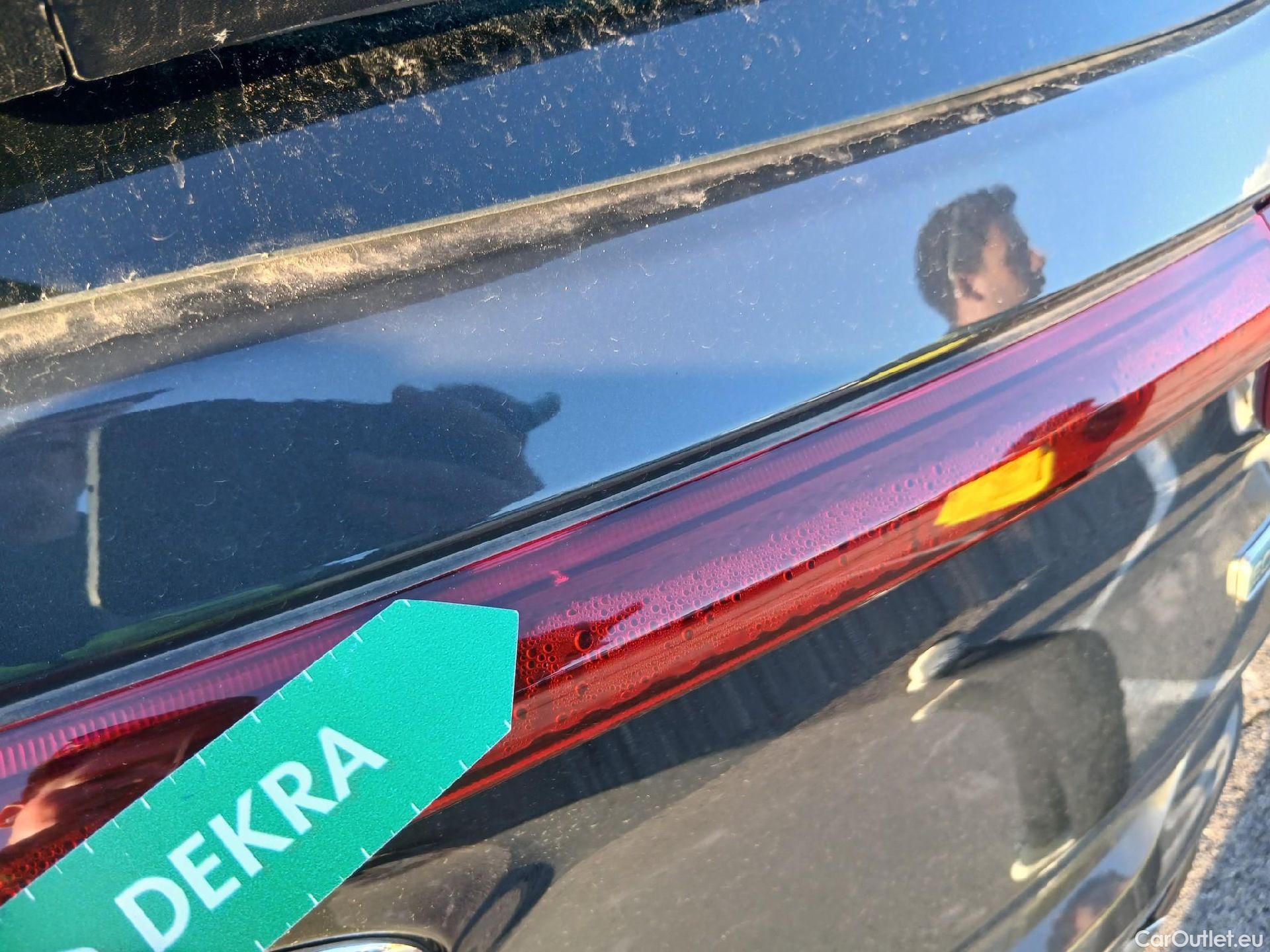  KIA  Sportage KIA  1.6MHEV Drive 100kW(136CV) 4x2(Crist Tintados) #20