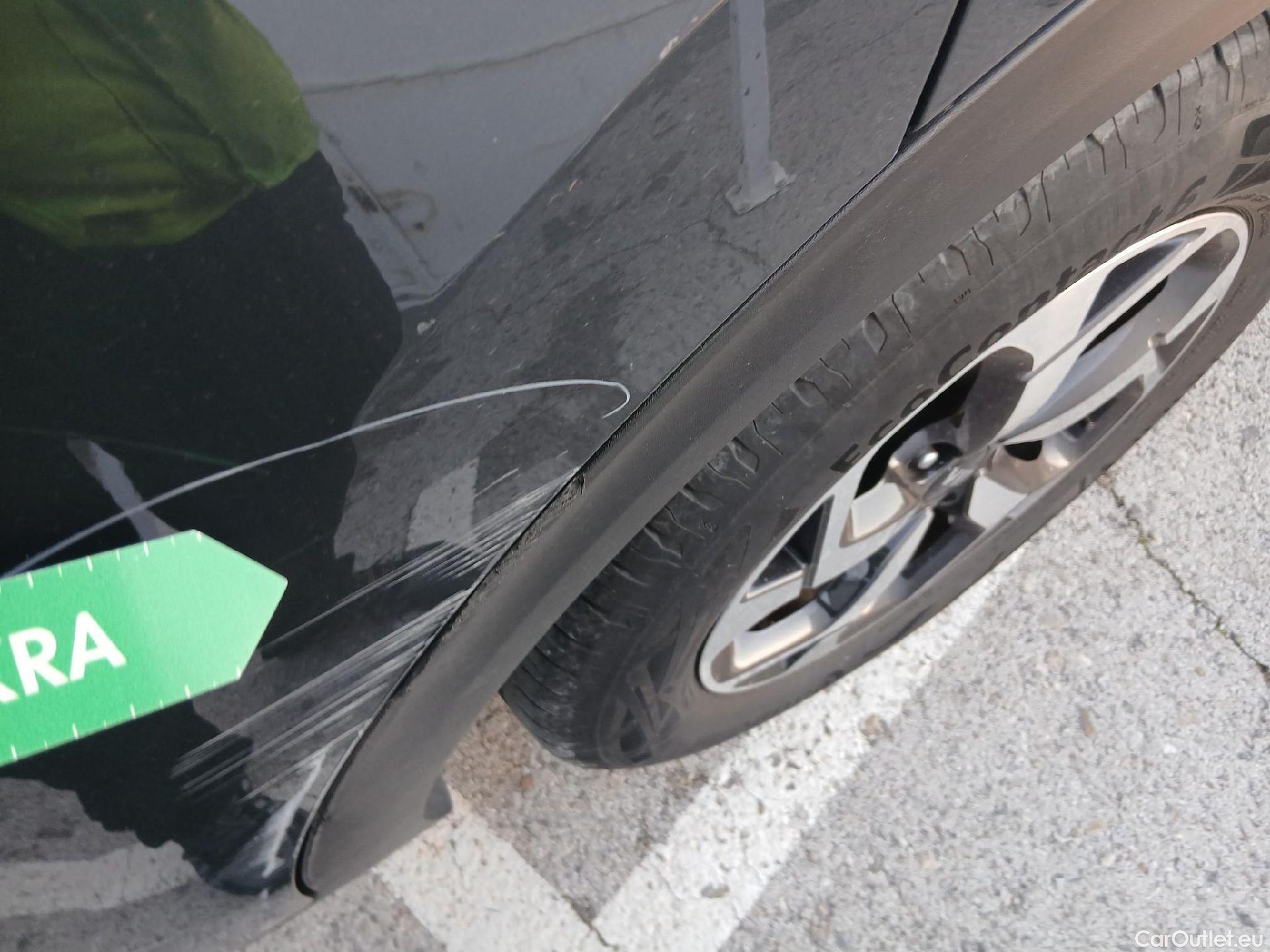  KIA  Sportage KIA  1.6MHEV Drive 100kW(136CV) 4x2(Crist Tintados) #14