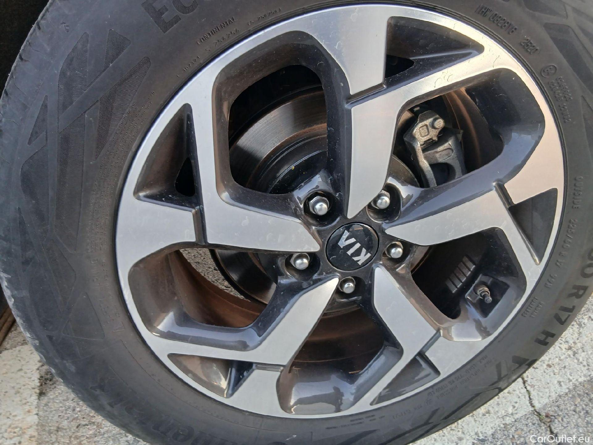  KIA  Sportage KIA  1.6MHEV Drive 100kW(136CV) 4x2(Crist Tintados) #1