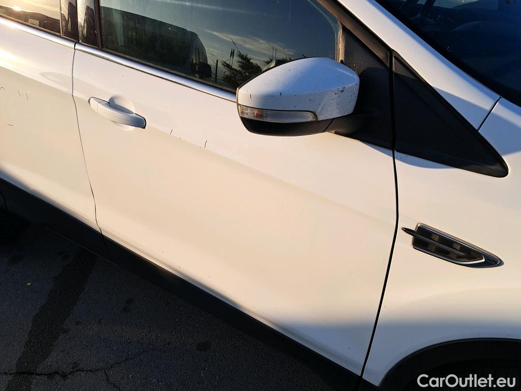  Ford  Kuga FORD  / 2016 / 5P / todoterreno 1.5 EcoBoost 88kW 4x2 Trend+ (CX) #3