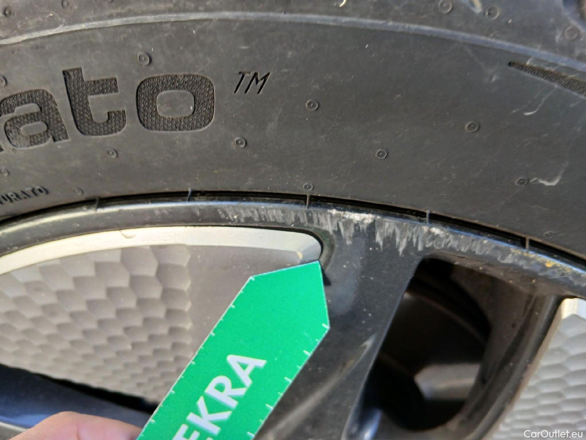  Hyundai   Ioniq HYUNDAI / 2019 / 5P / berlina con portón 1.6 GDI HEV Tecno DCT #11