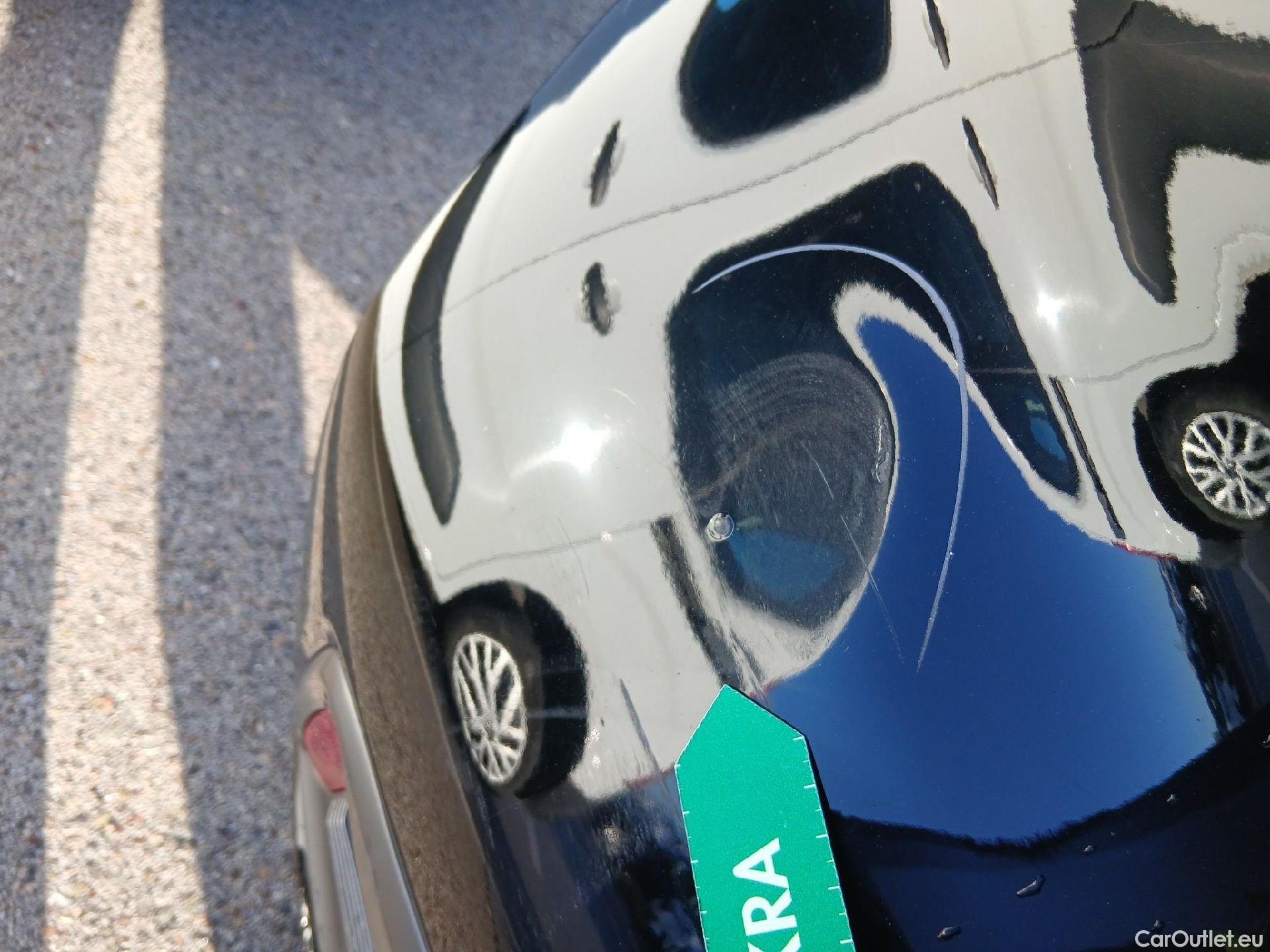  Hyundai   Ioniq HYUNDAI / 2019 / 5P / berlina con portón 1.6 GDI HEV Tecno DCT #22