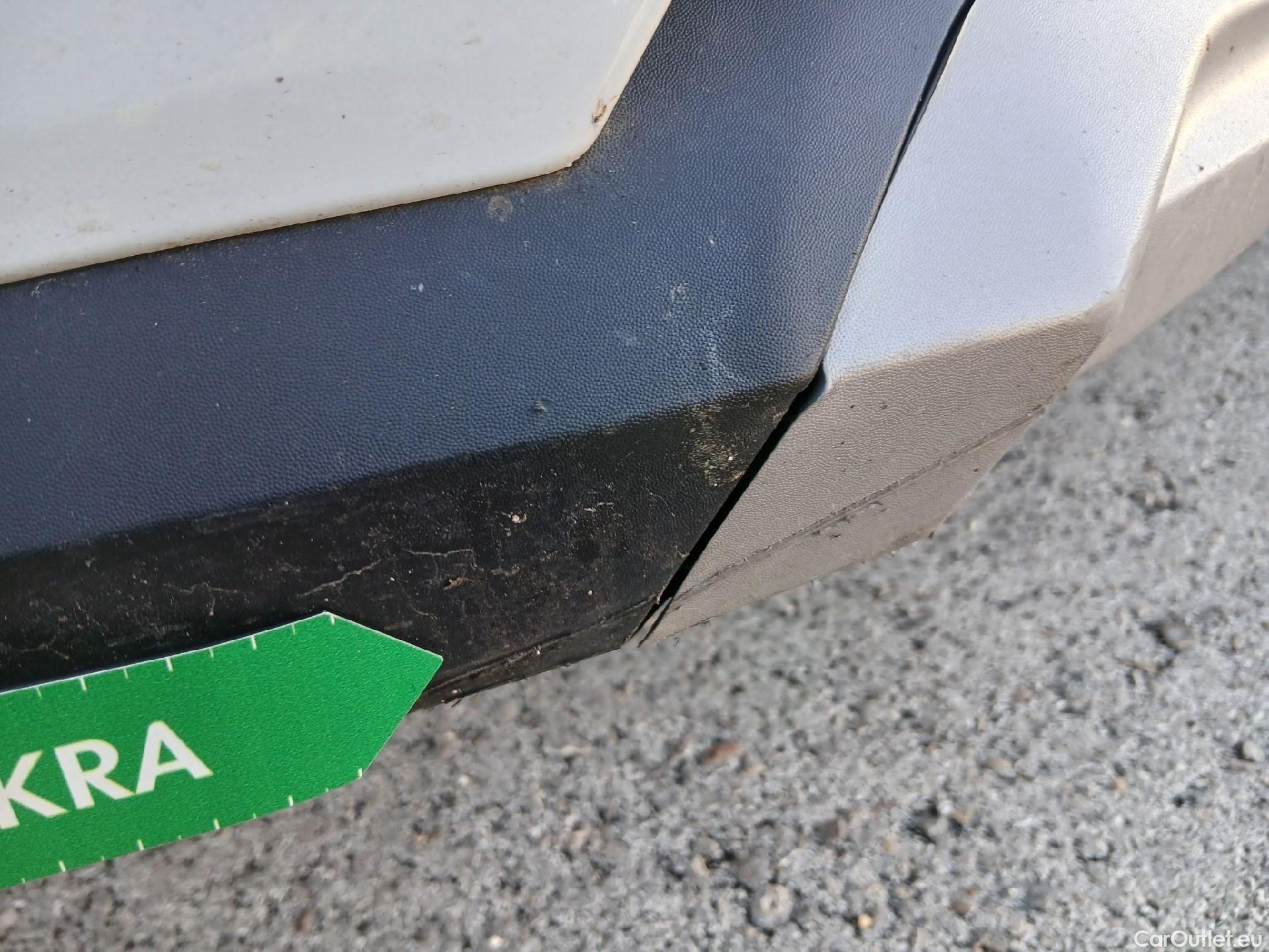  Renault  Captur RENAULT  / 2019 / 5P / todoterreno Intens TCe 90 (AC) #17