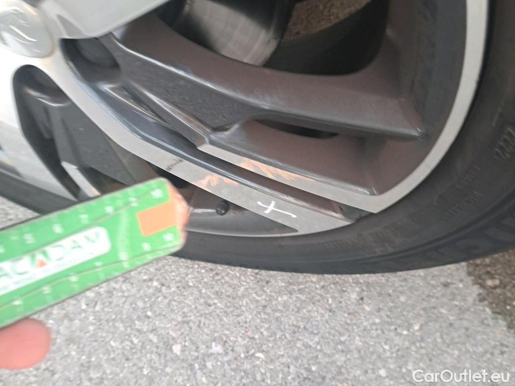  Peugeot  3008 PEUGEOT  / 2020 / 5P / todoterreno 1.5 BlueHDi 96kW (130CV) S&S Allure EAT8 #4