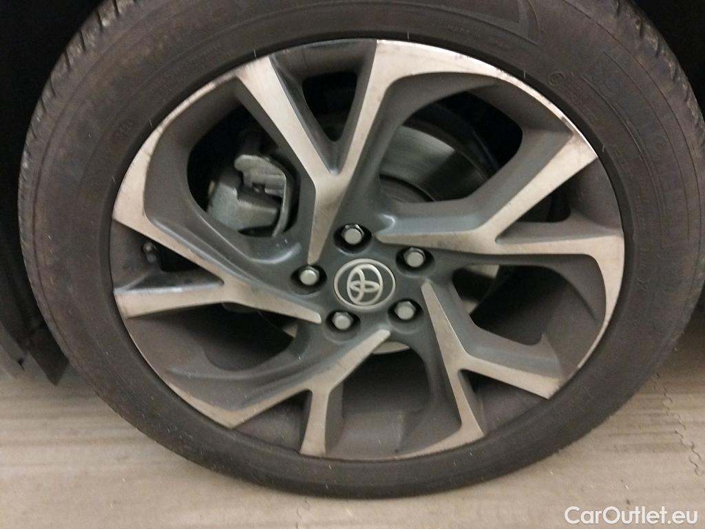  Toyota  C-HR TOYOTA  / 2016 / 5P / todoterreno 1.8 125H Advance #5