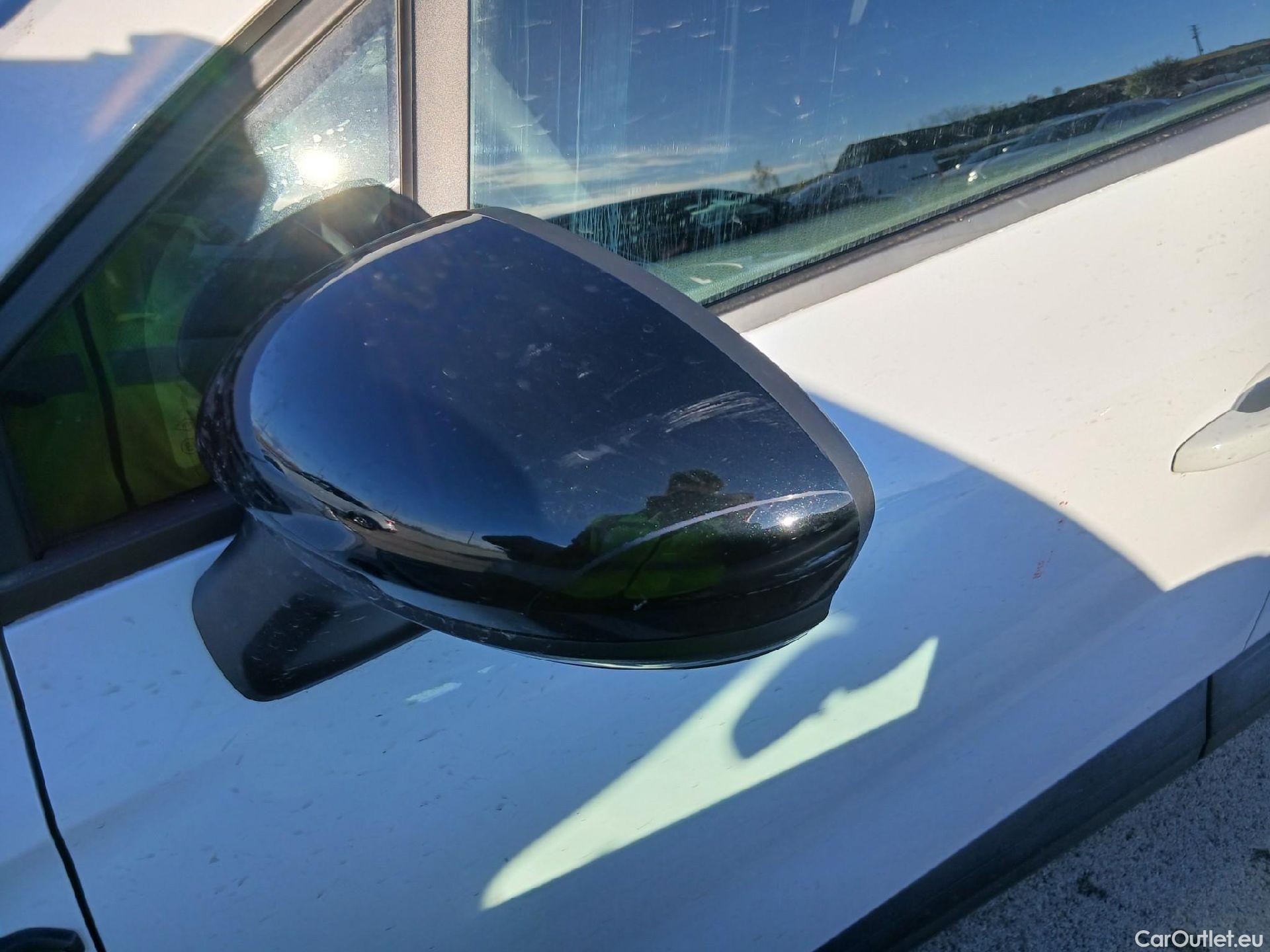  Renault  Captur RENAULT  / 2019 / 5P / todoterreno Intens TCe 90 (AC) #24