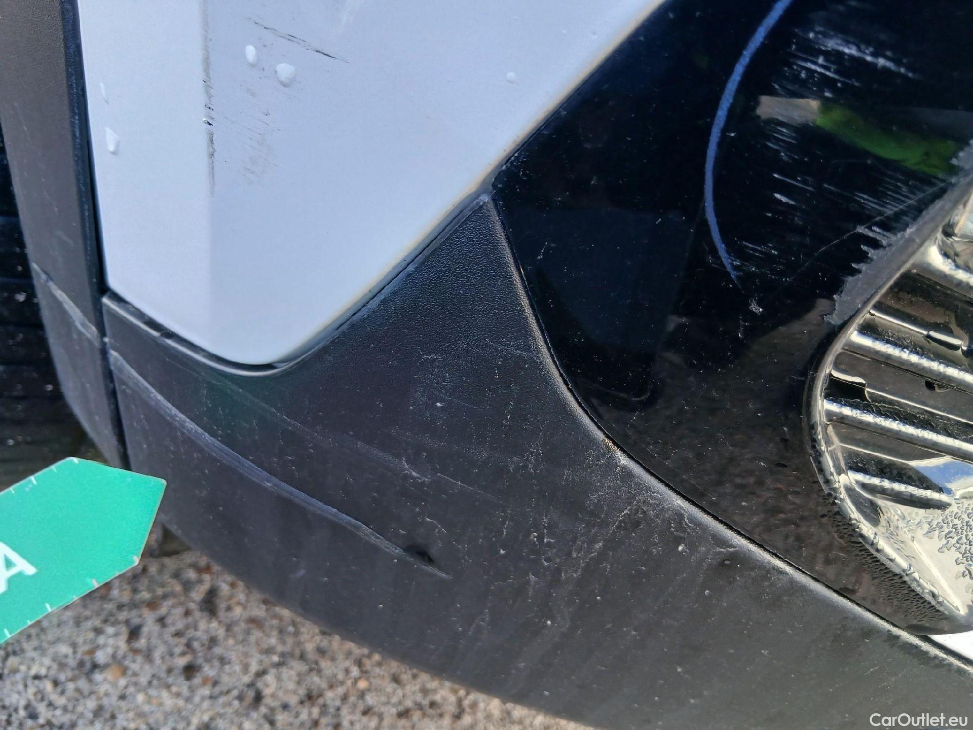  Peugeot  2008 PEUGEOT  / 2019 / 5P / todoterreno Allure BlueHDI 100 S&S BVM6 (CX) #20