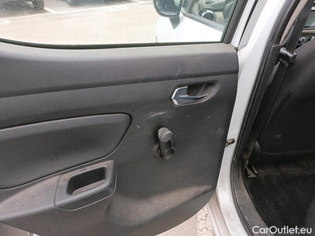  Nissan  Micra NISSAN  / 2017 / 5P / berlina con portón IG-T 68 kW (92 CV) E6D-F Acenta #15