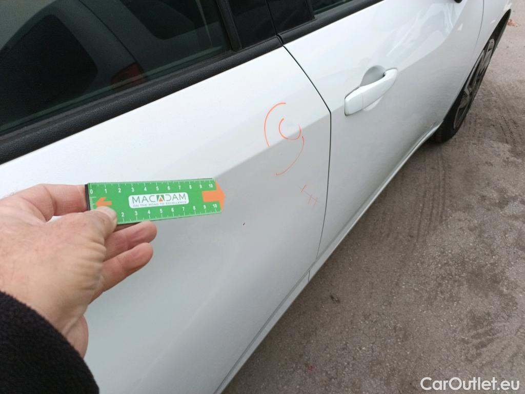  Nissan  Micra NISSAN  / 2017 / 5P / berlina con portón IG-T 68 kW (92 CV) E6D-F Acenta #7