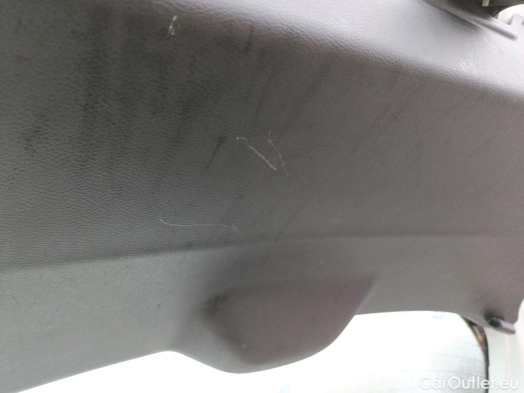  Nissan  Micra NISSAN  / 2017 / 5P / berlina con portón IG-T 68 kW (92 CV) E6D-F Acenta #14