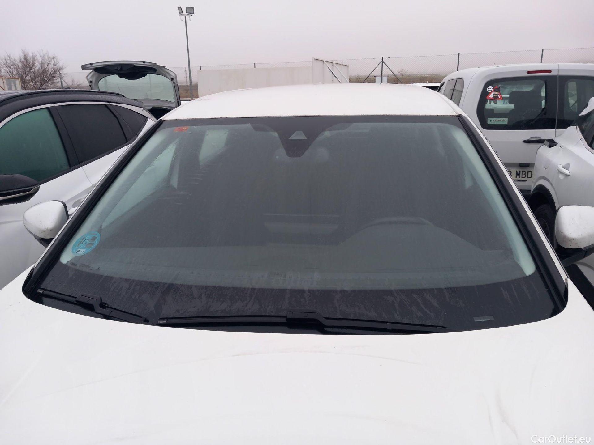  Peugeot  5008 PEUGEOT  / 2020 / 5P / todoterreno 1.2 PureTech 96KW S&S Active Pack EAT8 #1