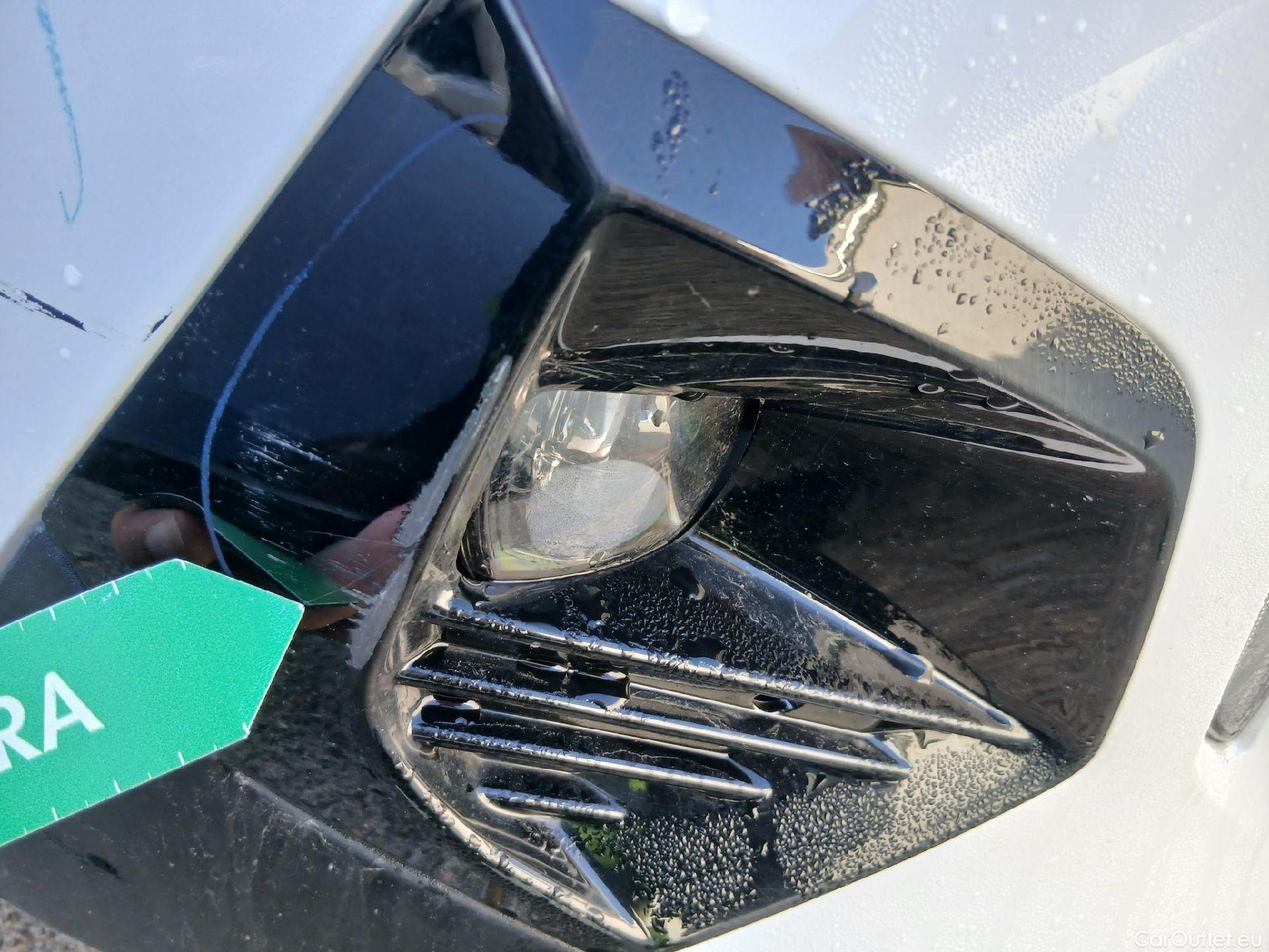  Peugeot  2008 PEUGEOT  / 2019 / 5P / todoterreno Allure BlueHDI 100 S&S BVM6 (CX) #19