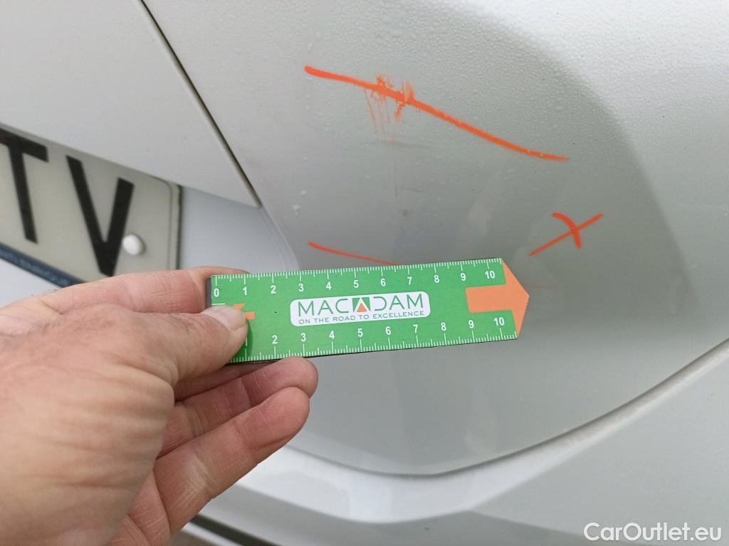  Nissan  Micra NISSAN  / 2017 / 5P / berlina con portón IG-T 68 kW (92 CV) E6D-F Acenta #2