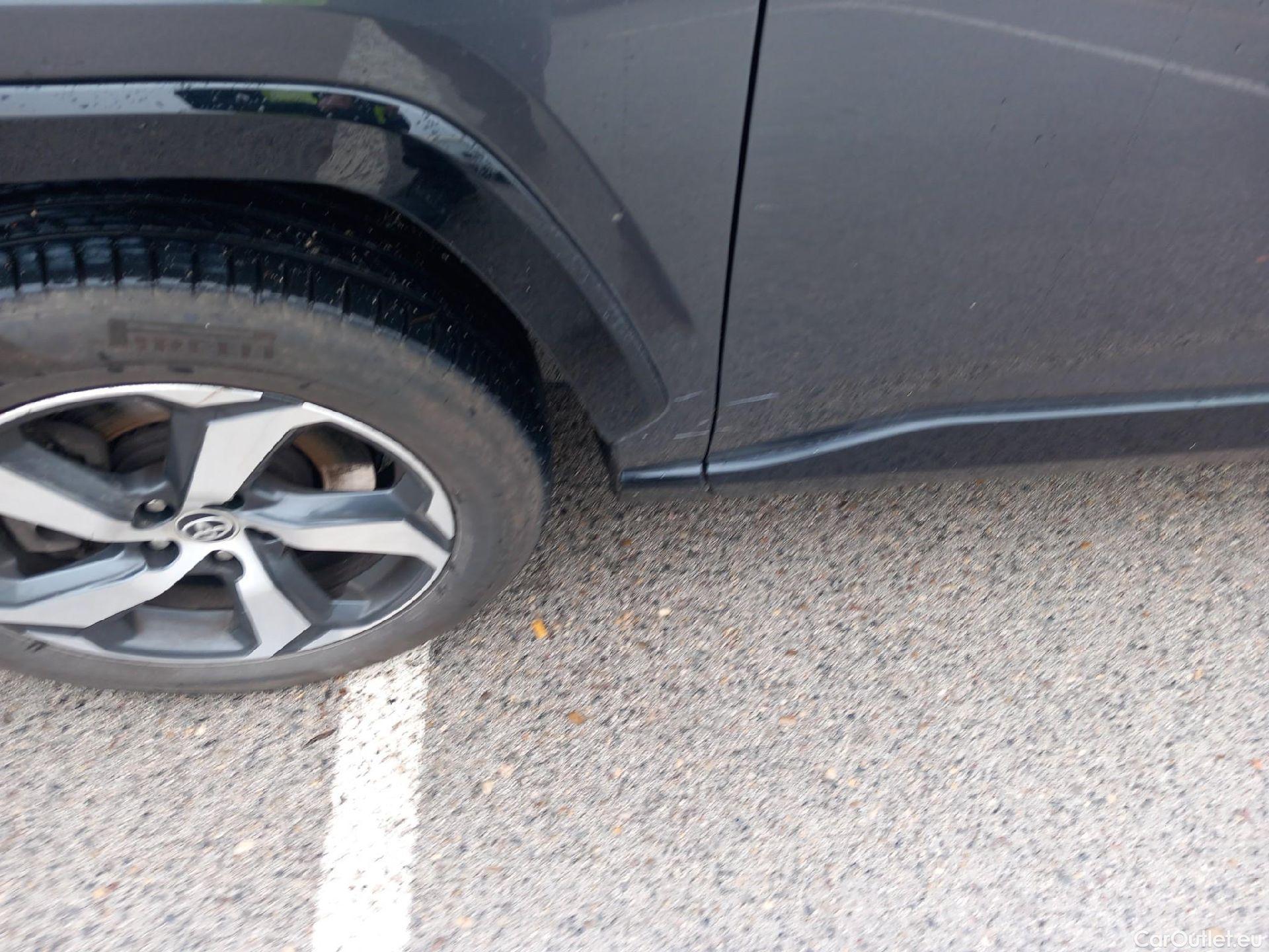  Toyota  RAV4 TOYOTA  / 2018 / 5P / todoterreno 2.5l PLUG-IN 300PH (e-CVT) Advance #17